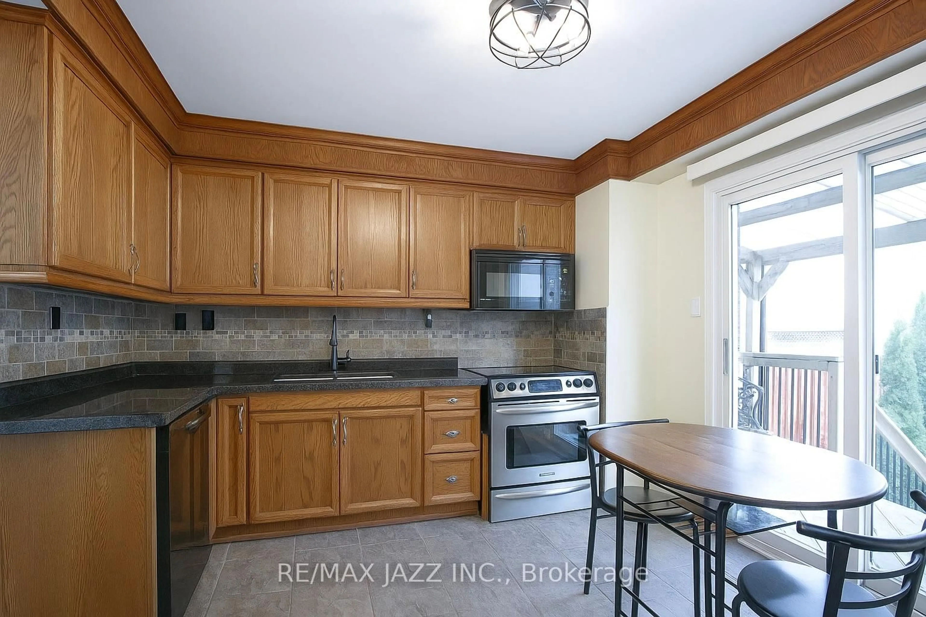 Standard kitchen, unknown for 97 Stuart Rd, Clarington Ontario L1E 2A2