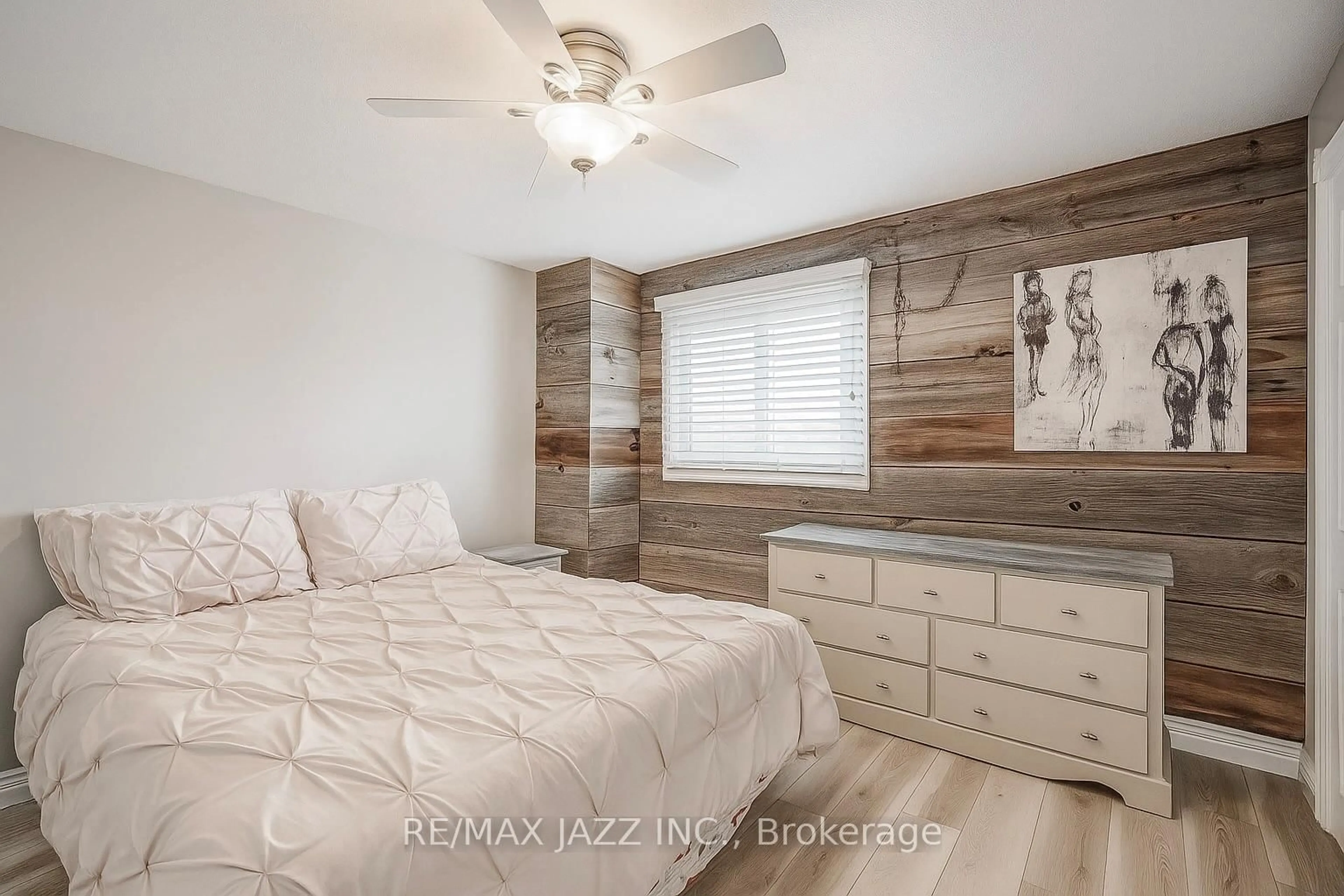 Bedroom with bed, wood/laminate floor for 97 Stuart Rd, Clarington Ontario L1E 2A2