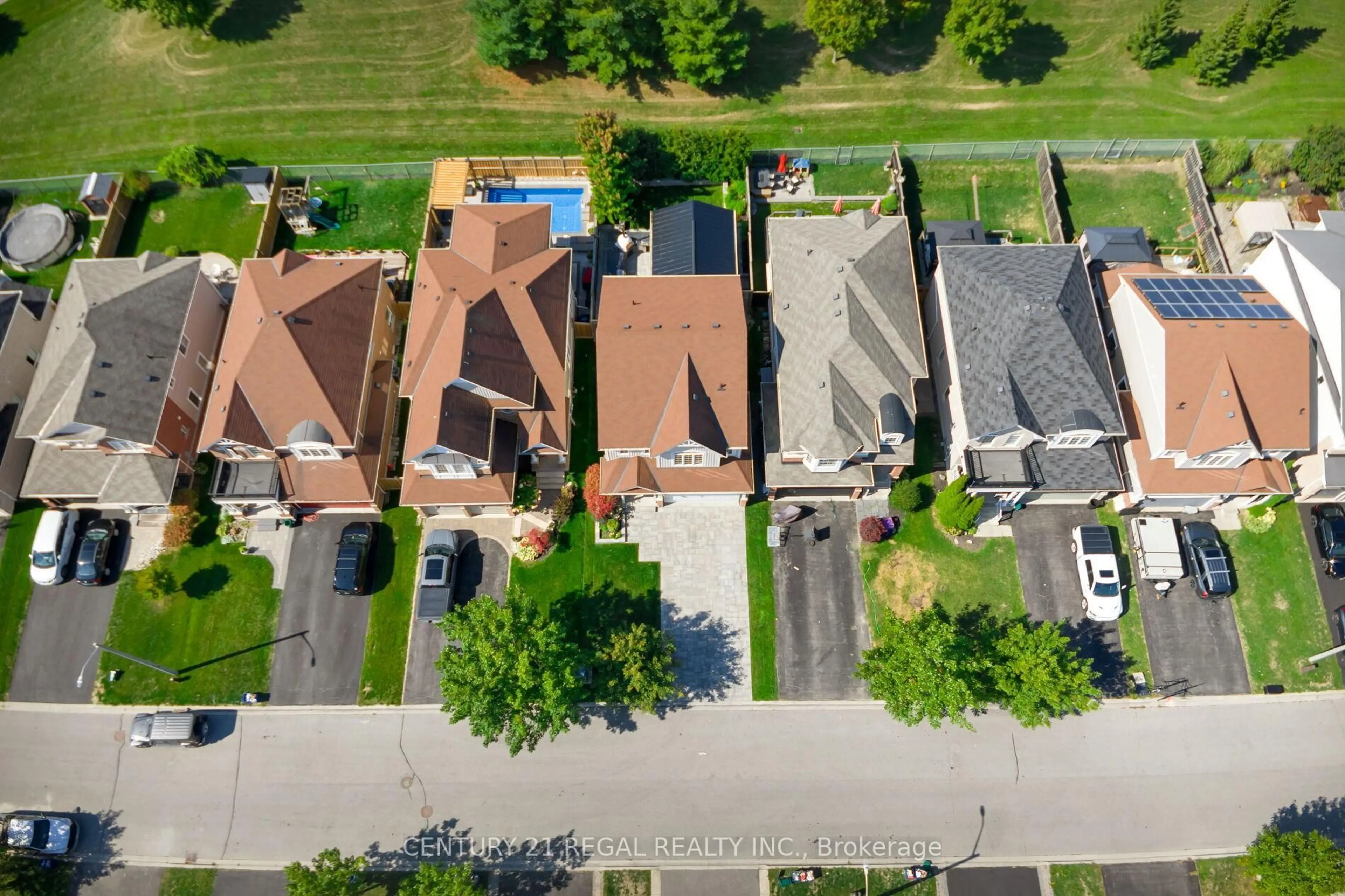 A pic from outside/outdoor area/front of a property/back of a property/a pic from drone, street for 1254 Meath Dr, Oshawa Ontario L1K 0M7