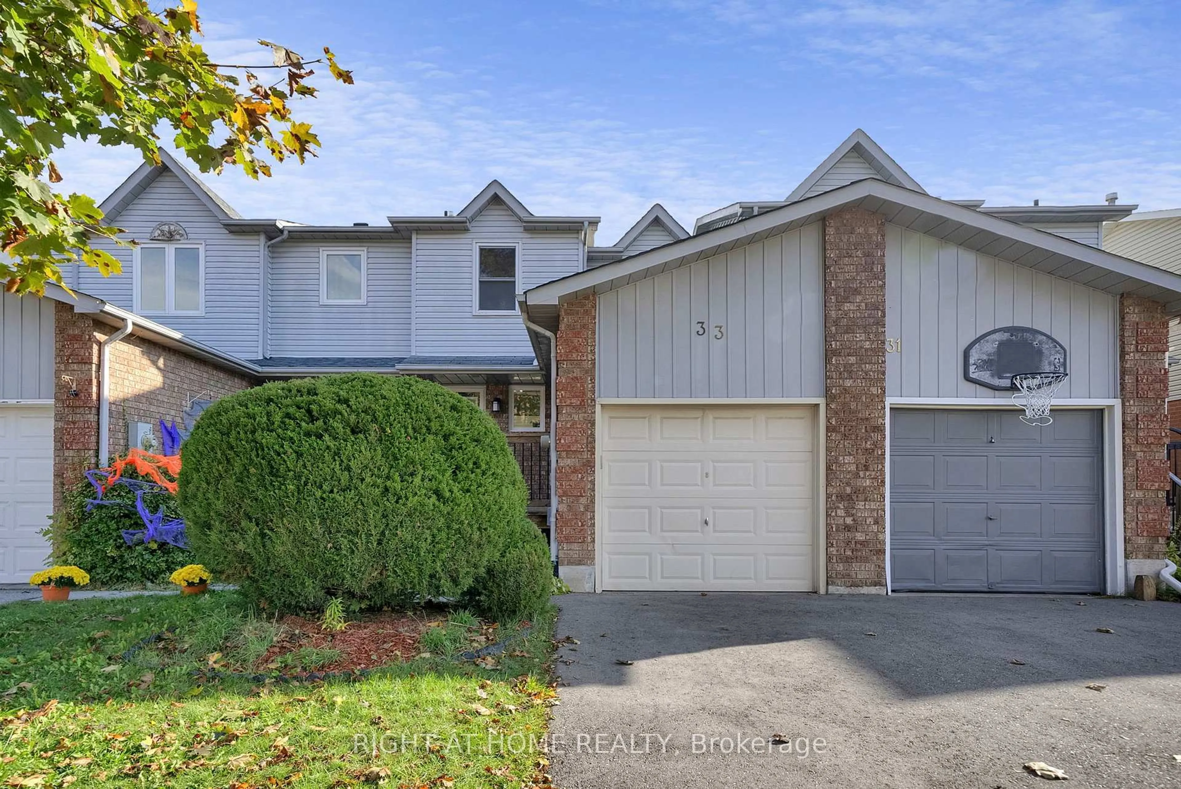 Unknown for 33 Pomeroy St, Clarington Ontario L1C 4R5