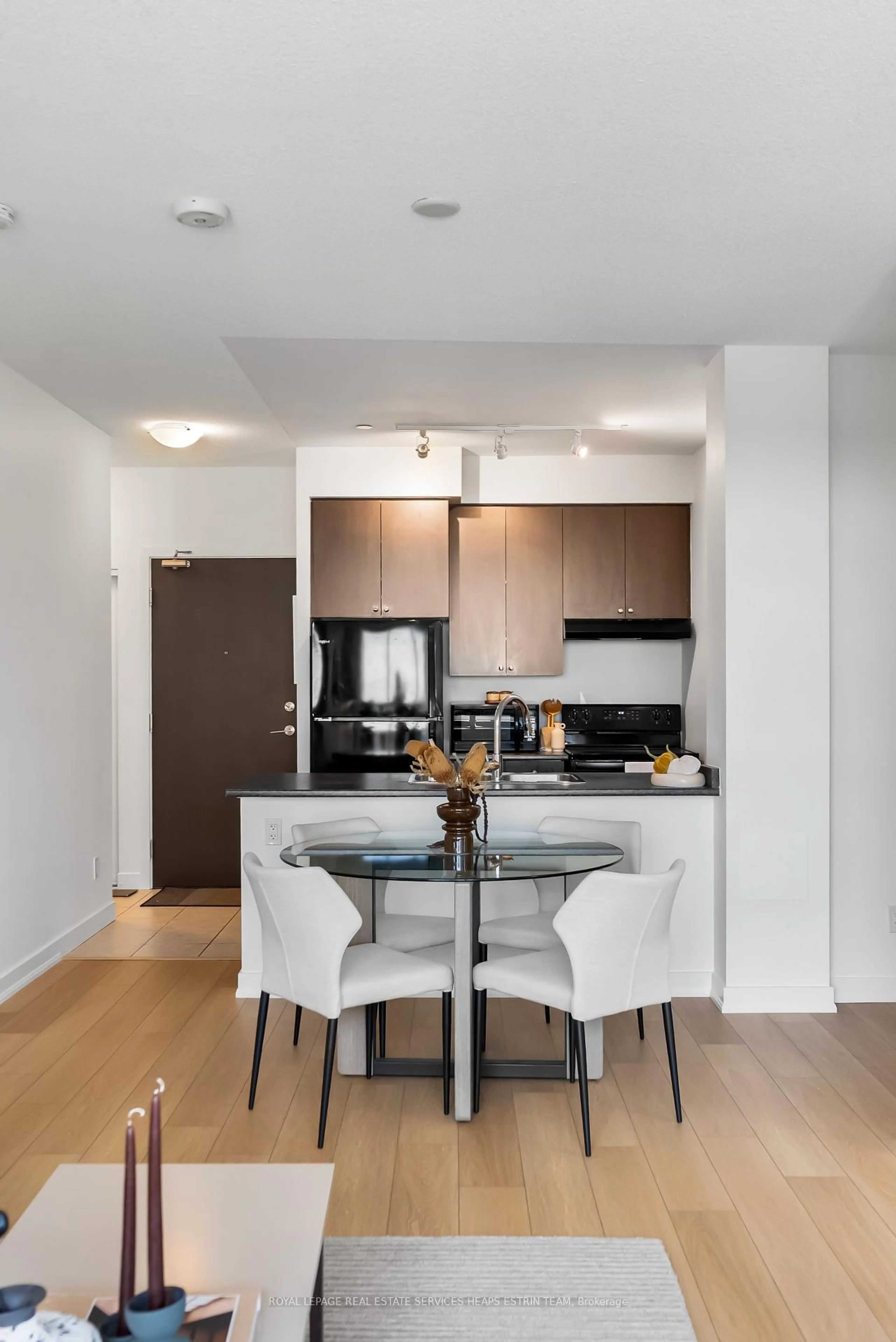 Unknown for 8 Trent Ave #1213, Toronto Ontario M4C 0A6