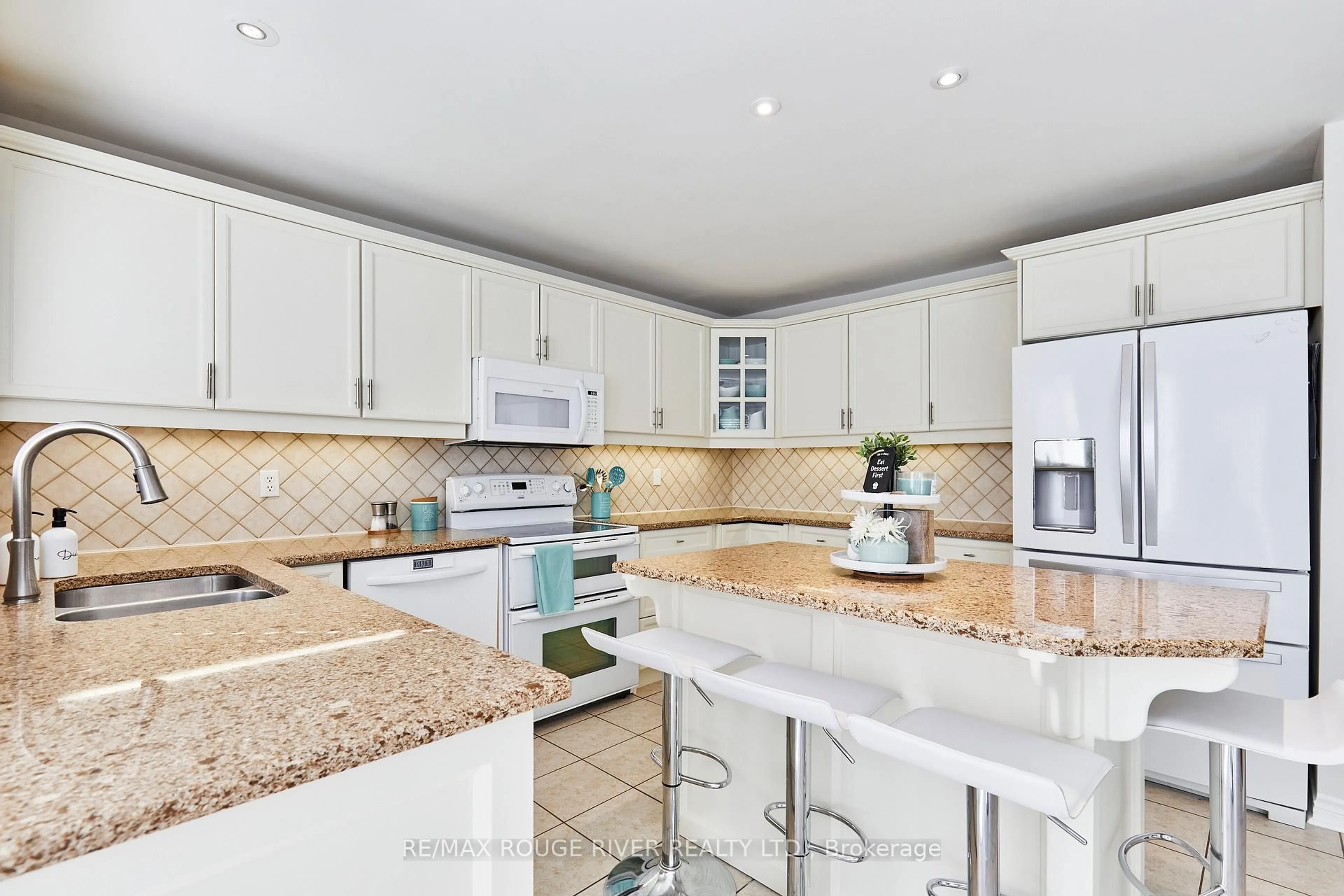 Open concept kitchen, ceramic/tile floor for 25 Constance Dr, Whitby Ontario L1P 1M9