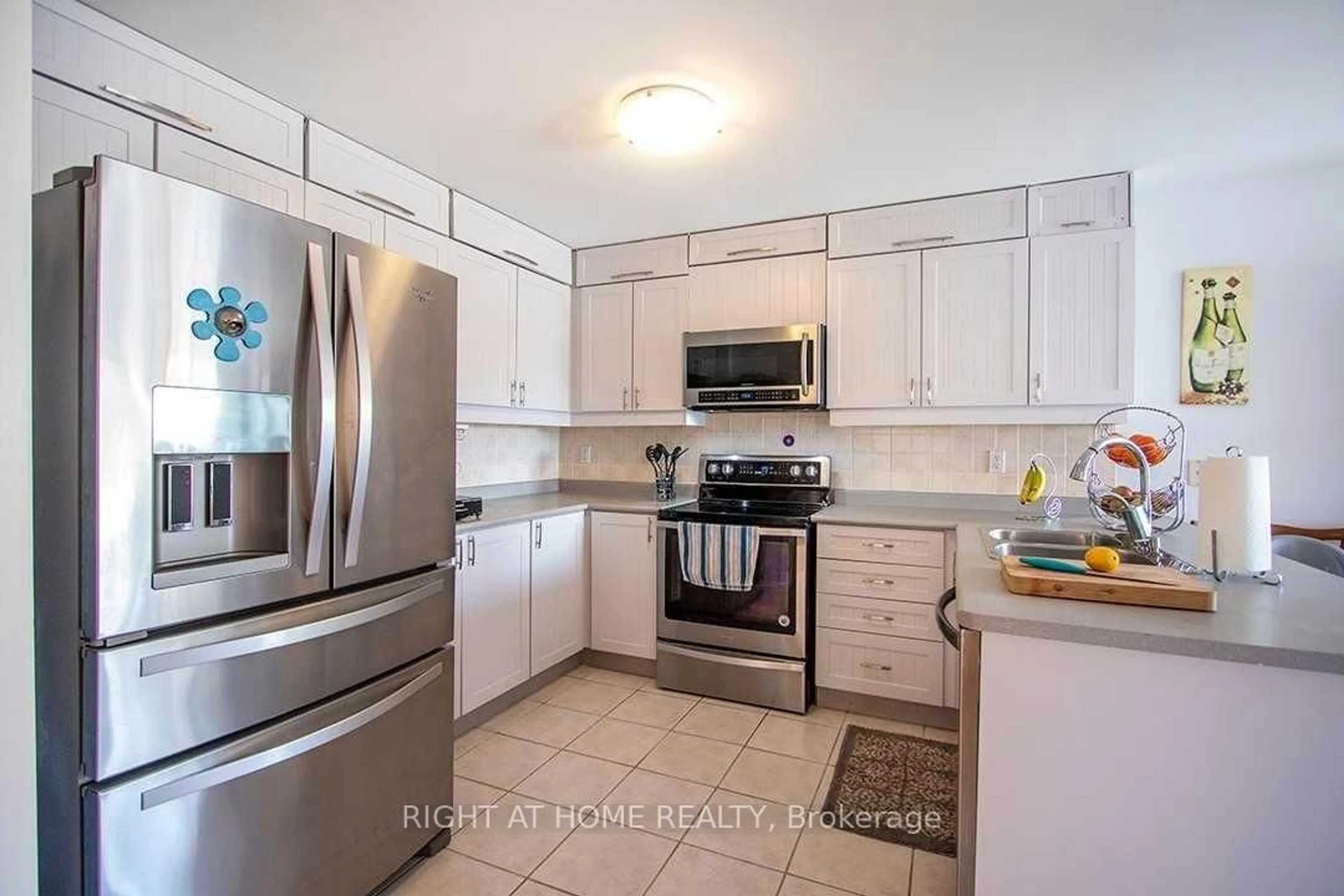 Standard kitchen, ceramic/tile floor for 15 Bexley Cres, Whitby Ontario L1M 2C7