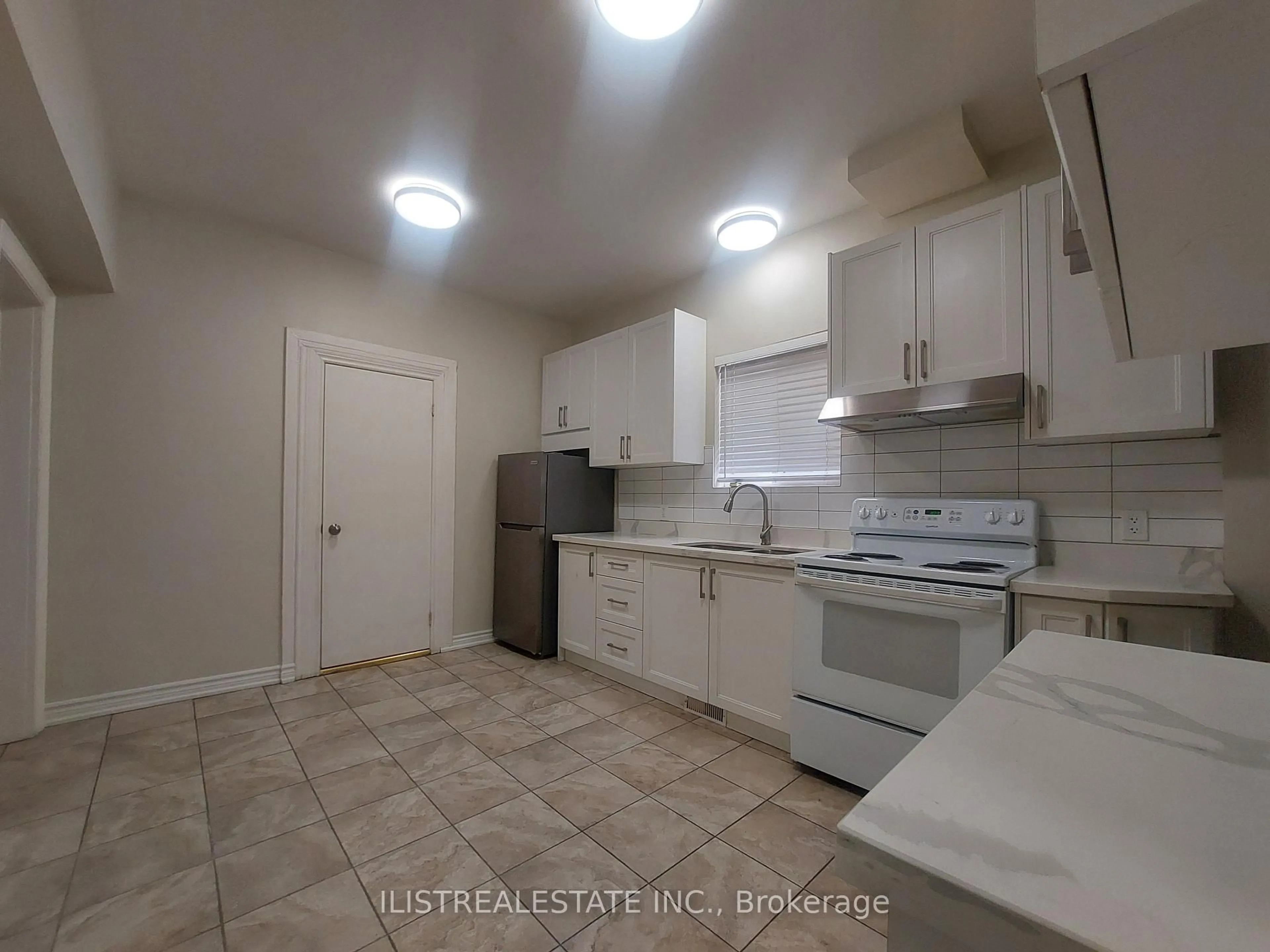 Standard kitchen, unknown for 222 Athol St, Oshawa Ontario L1H 1K3