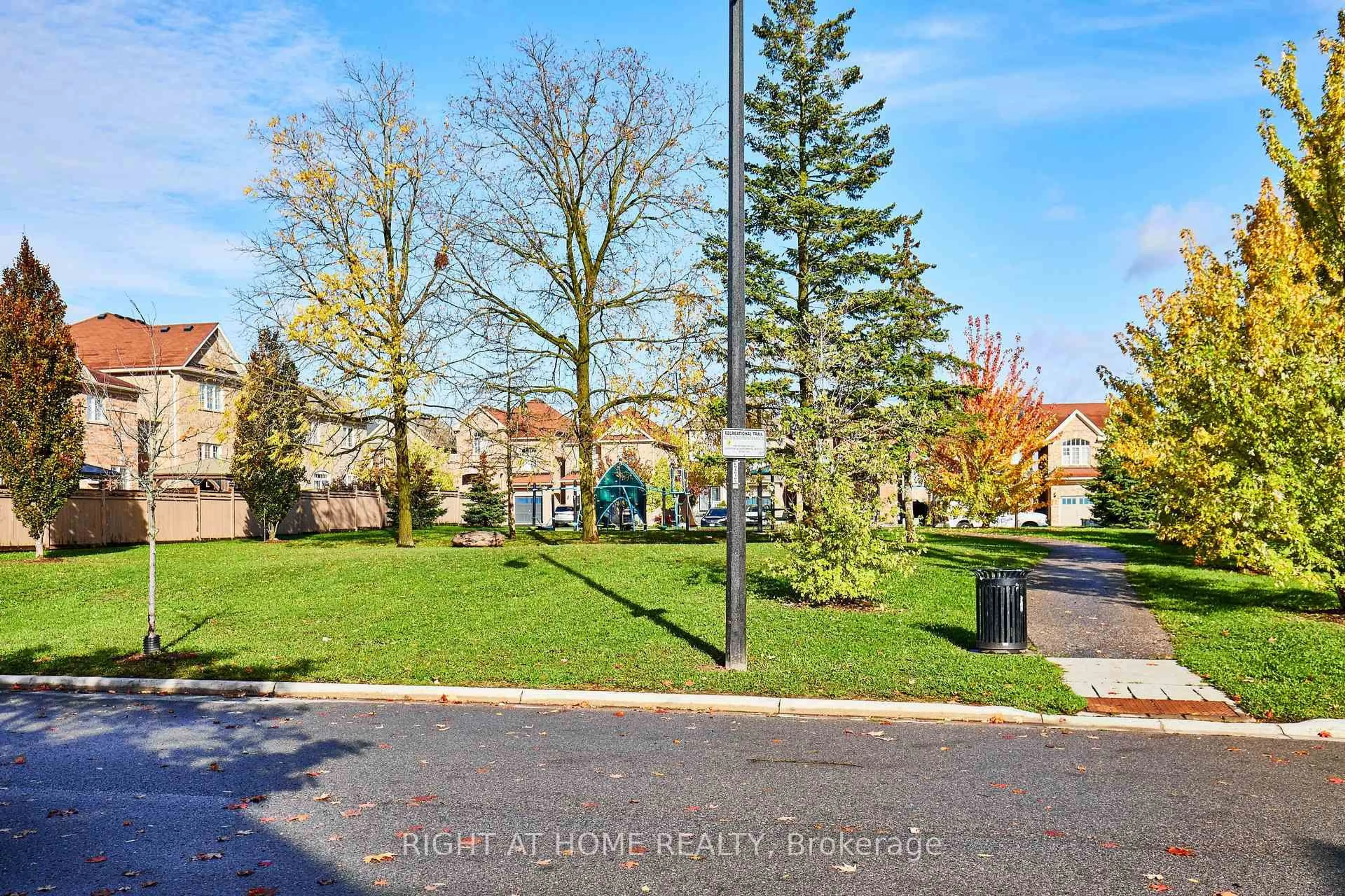 A pic from outside/outdoor area/front of a property/back of a property/a pic from drone, street for 71 Keith-Wright Cres, Ajax Ontario L1Z 0P9