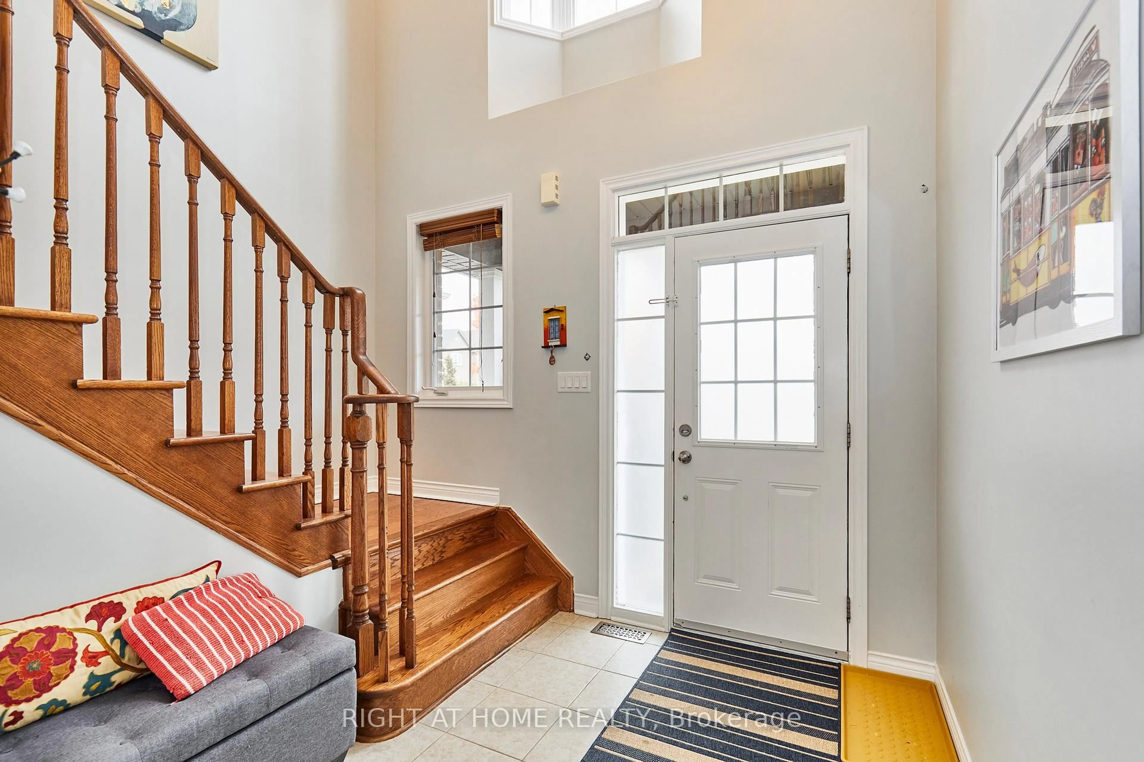 Indoor entryway for 71 Keith-Wright Cres, Ajax Ontario L1Z 0P9