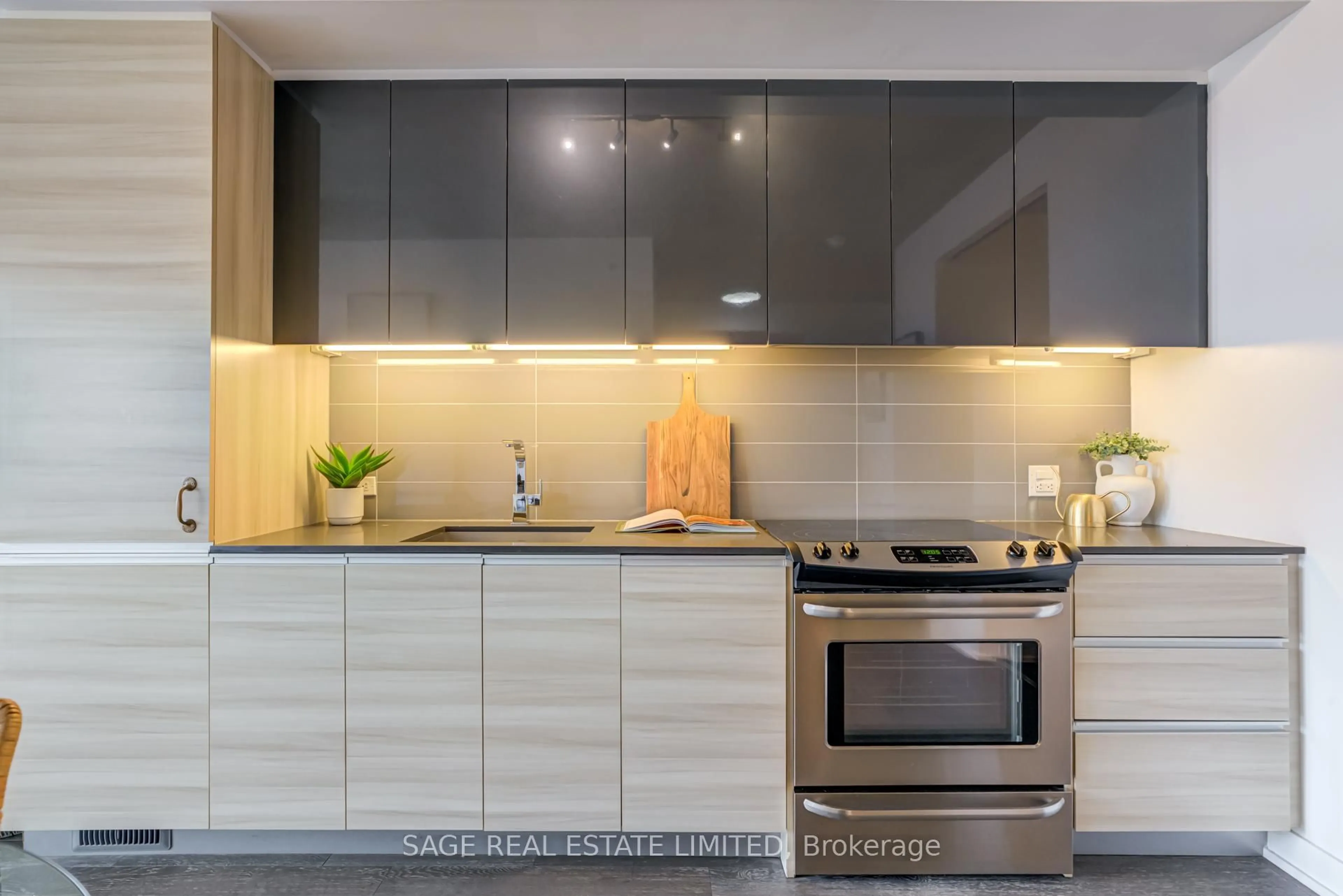 Contemporary kitchen, unknown for 1190 Dundas St #504, Toronto Ontario M4M 0C5