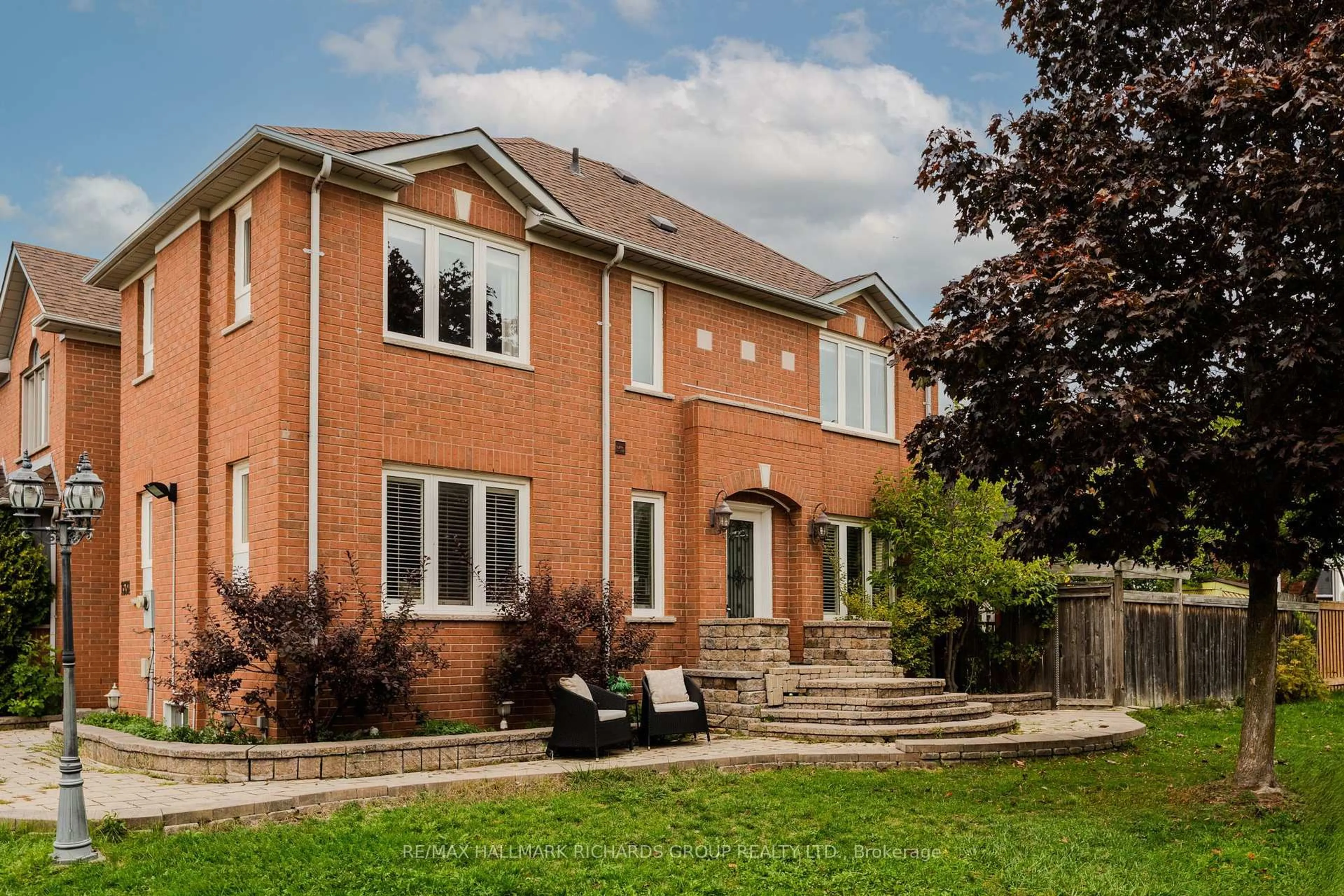 Home with brick exterior material, unknown for 1531 Arcadia Sq, Pickering Ontario L1V 6W3