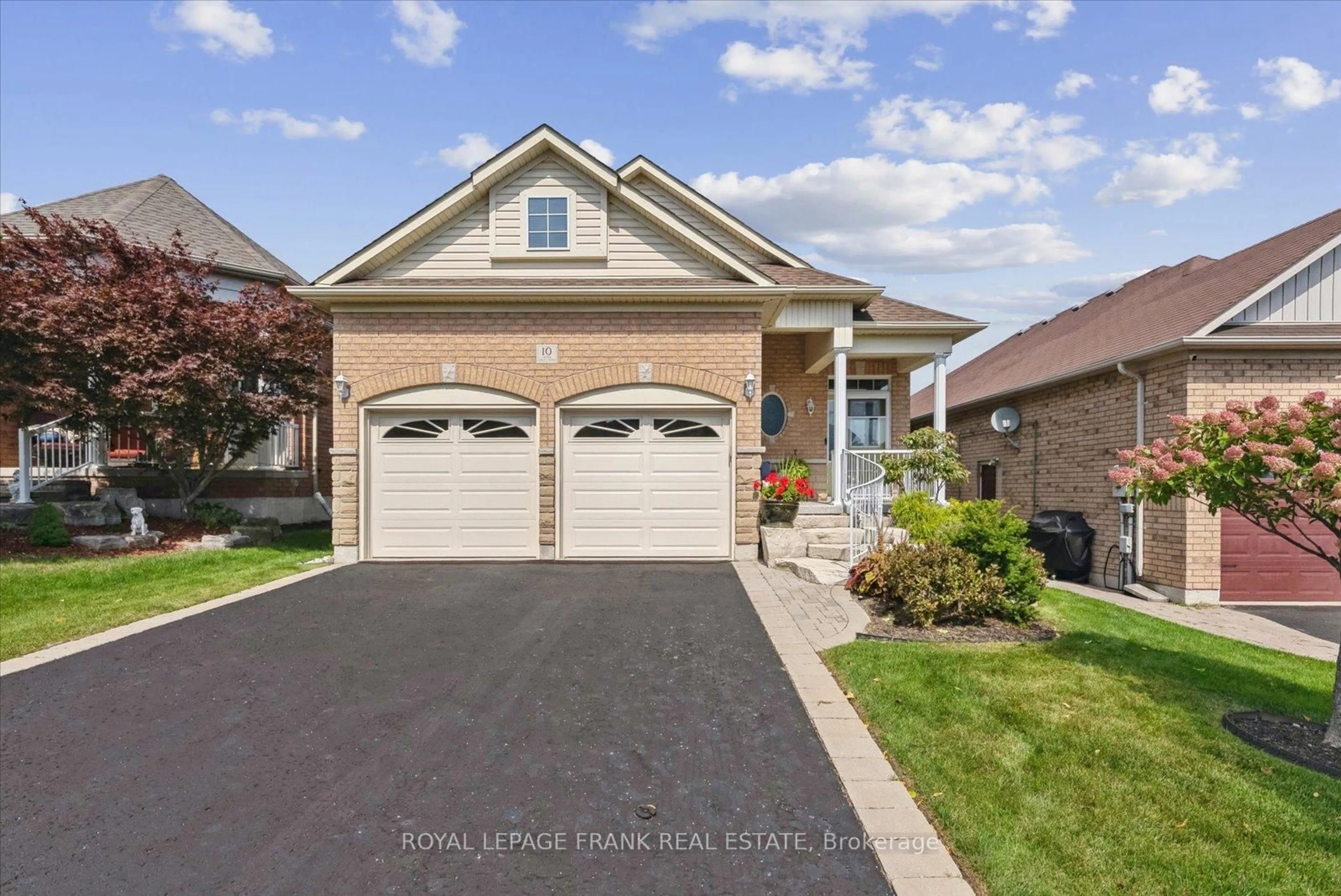 Home with brick exterior material, street for 10 Bingham Gate, Clarington Ontario L1E 3K3