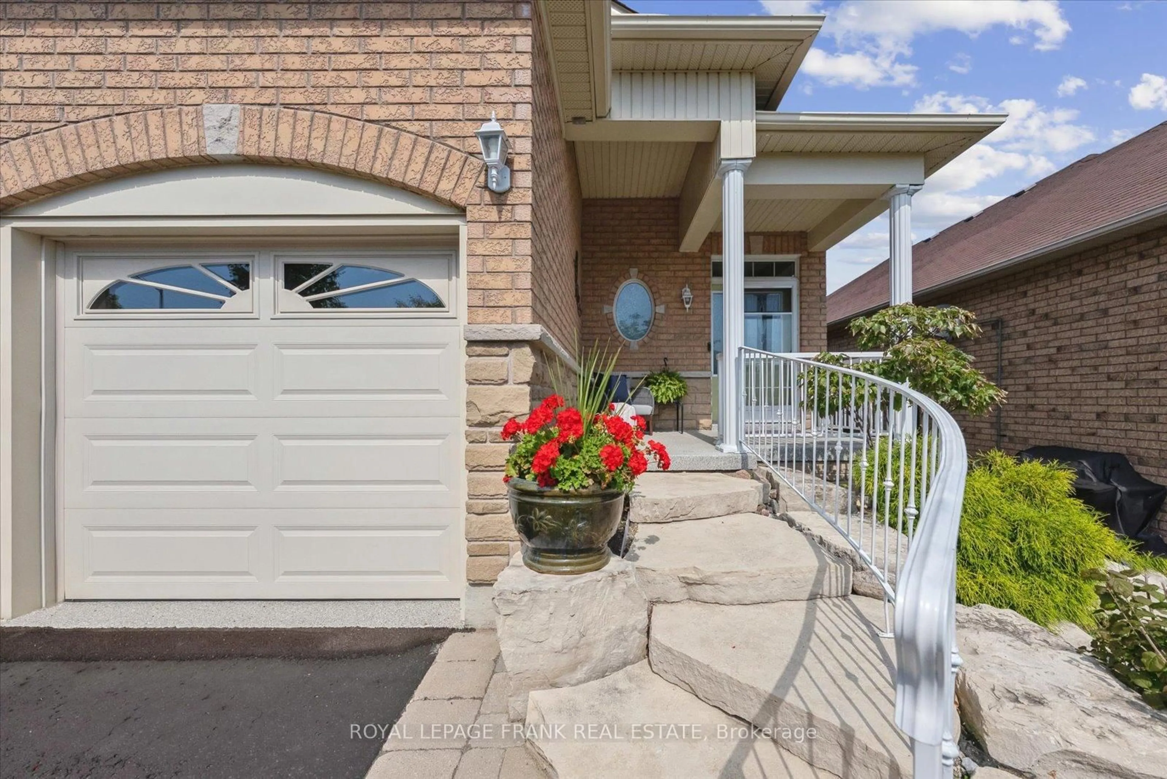 Unknown for 10 Bingham Gate, Clarington Ontario L1E 3K3