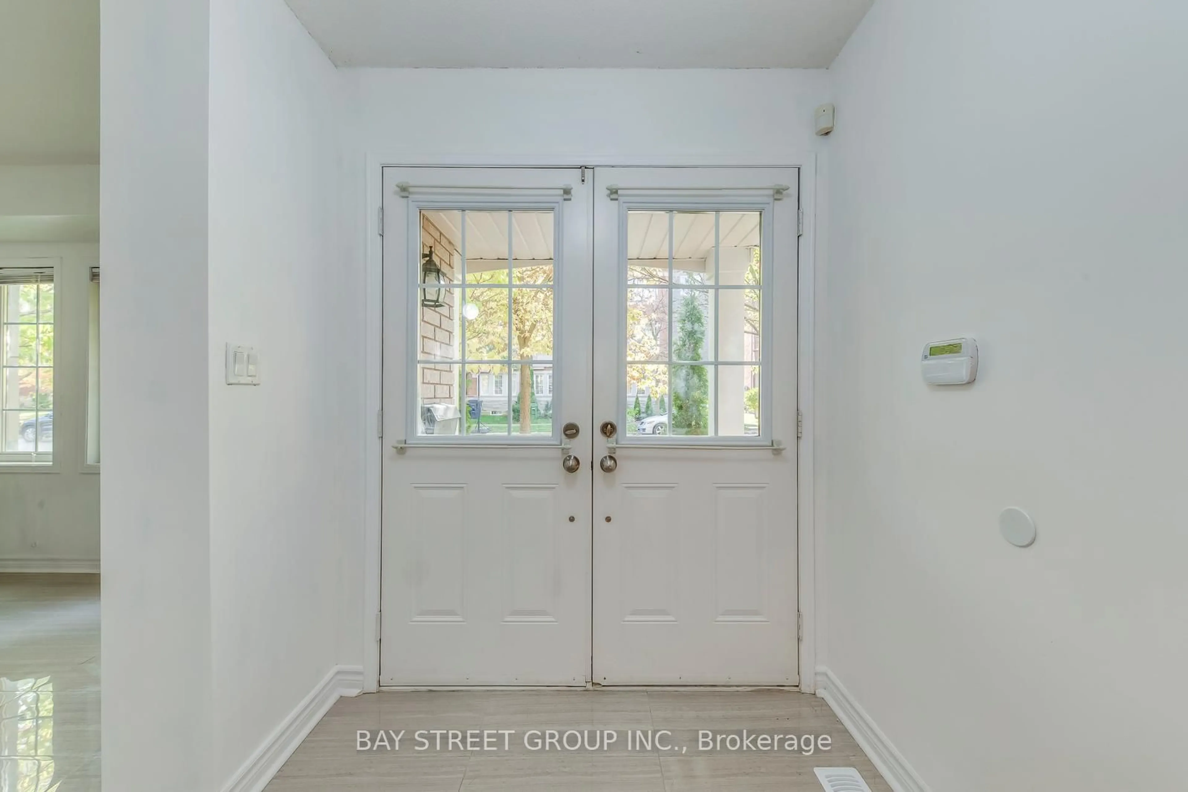 Indoor entryway for 34 Stagecoach Circ, Toronto Ontario M1C 0A1