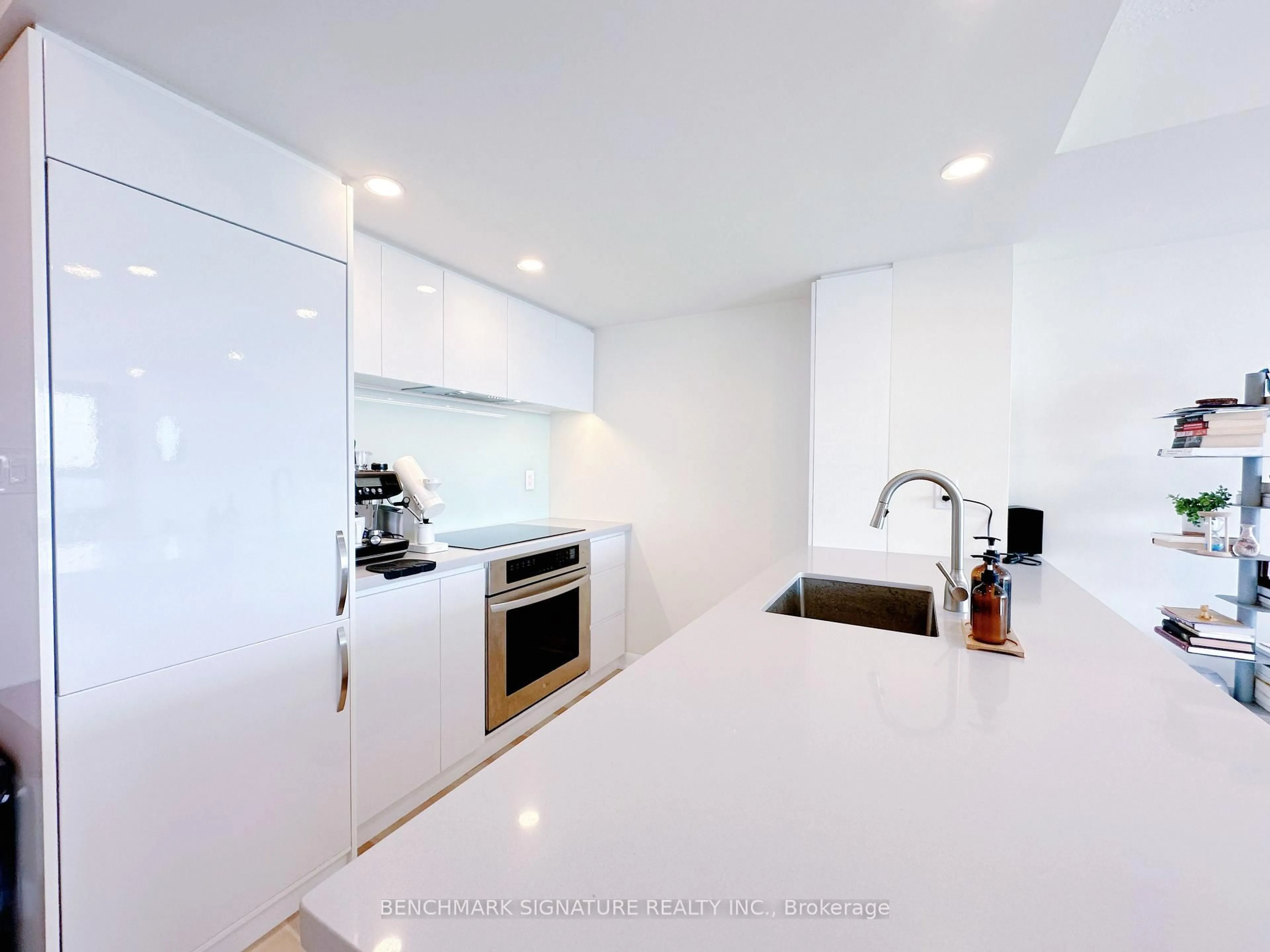Contemporary kitchen, ceramic/tile floor for 190 Borough Dr #3007, Toronto Ontario M1P 0B6