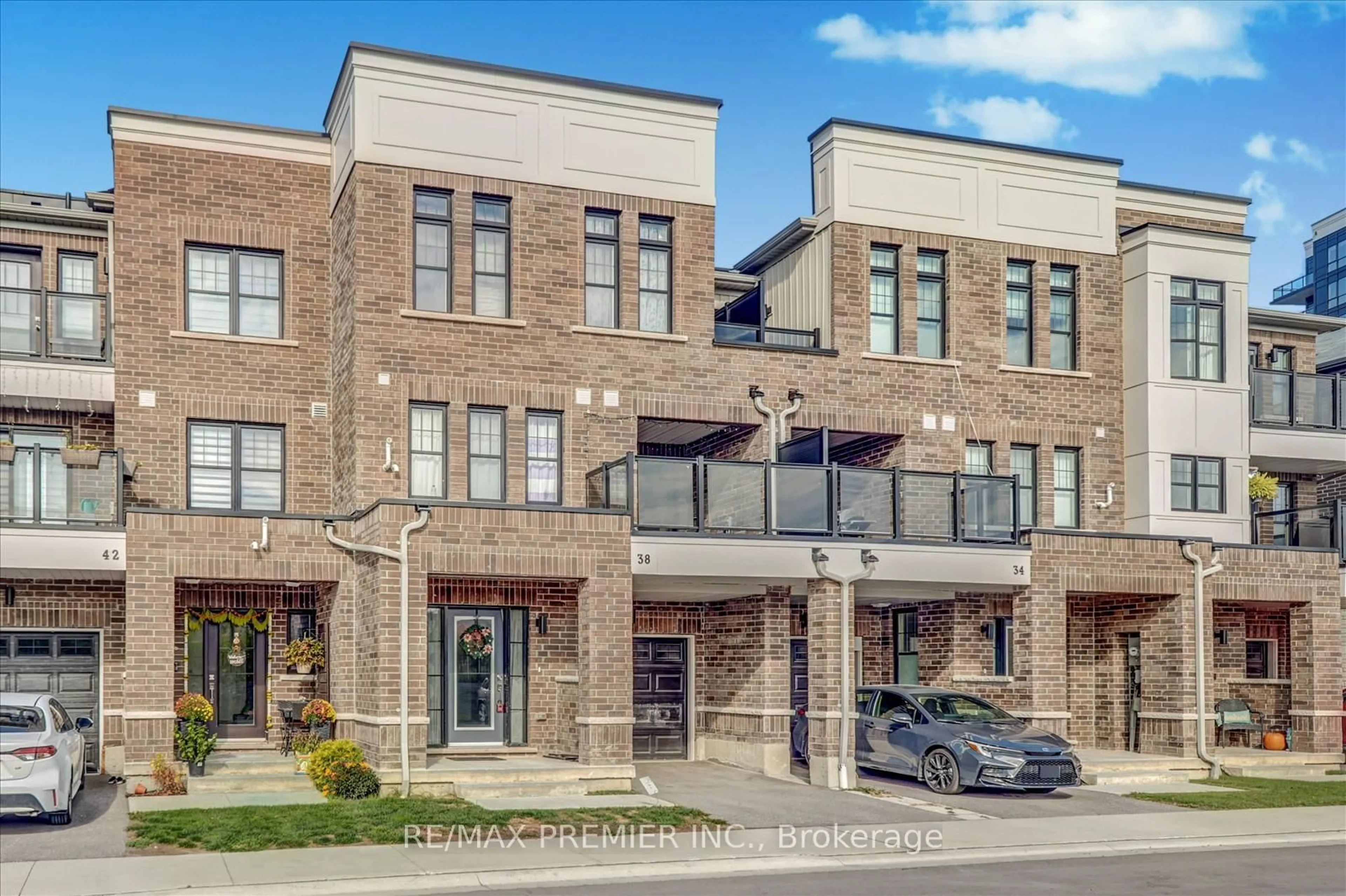 Home with brick exterior material, street for 38 King William Way, Clarington Ontario L1C 7E8