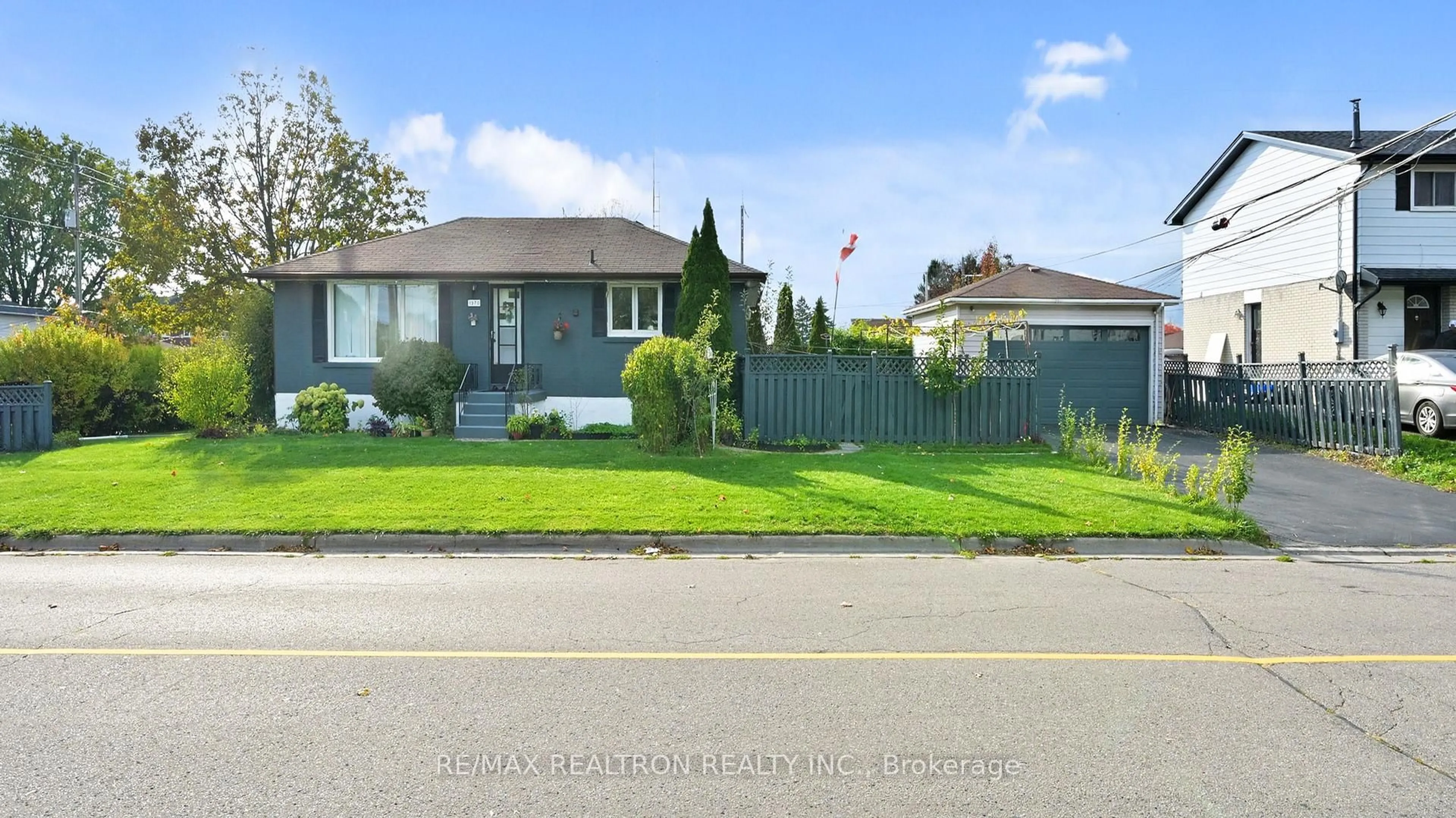 Unknown for 1370 Lakefield St, Oshawa Ontario L1J 3Y7