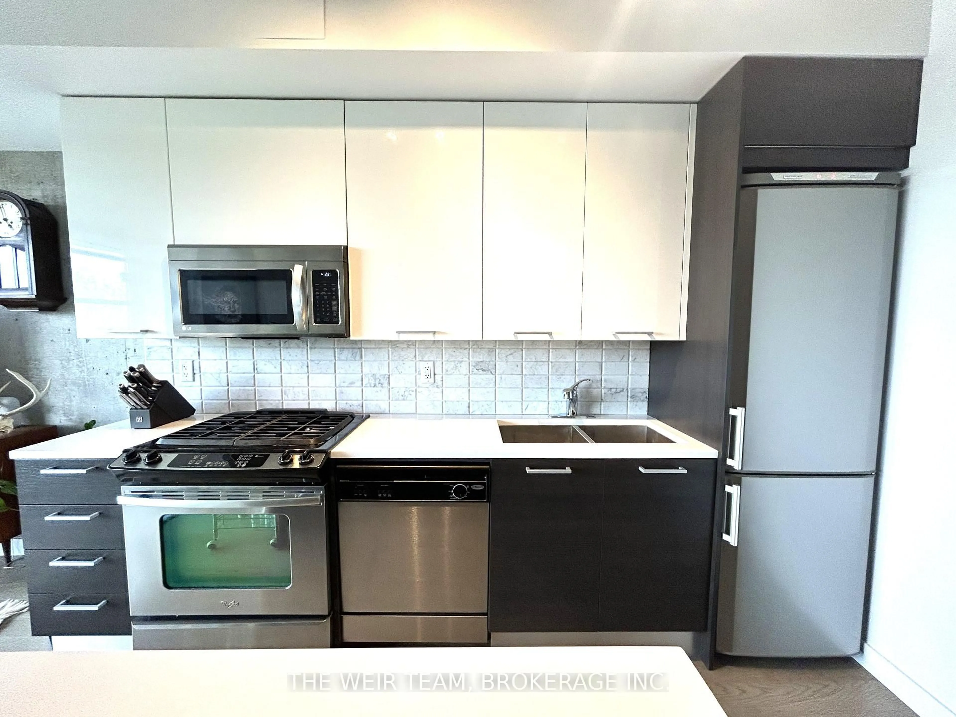 Standard kitchen, ceramic/tile floor for 90 Broadview Ave #502, Toronto Ontario M4M 0A7