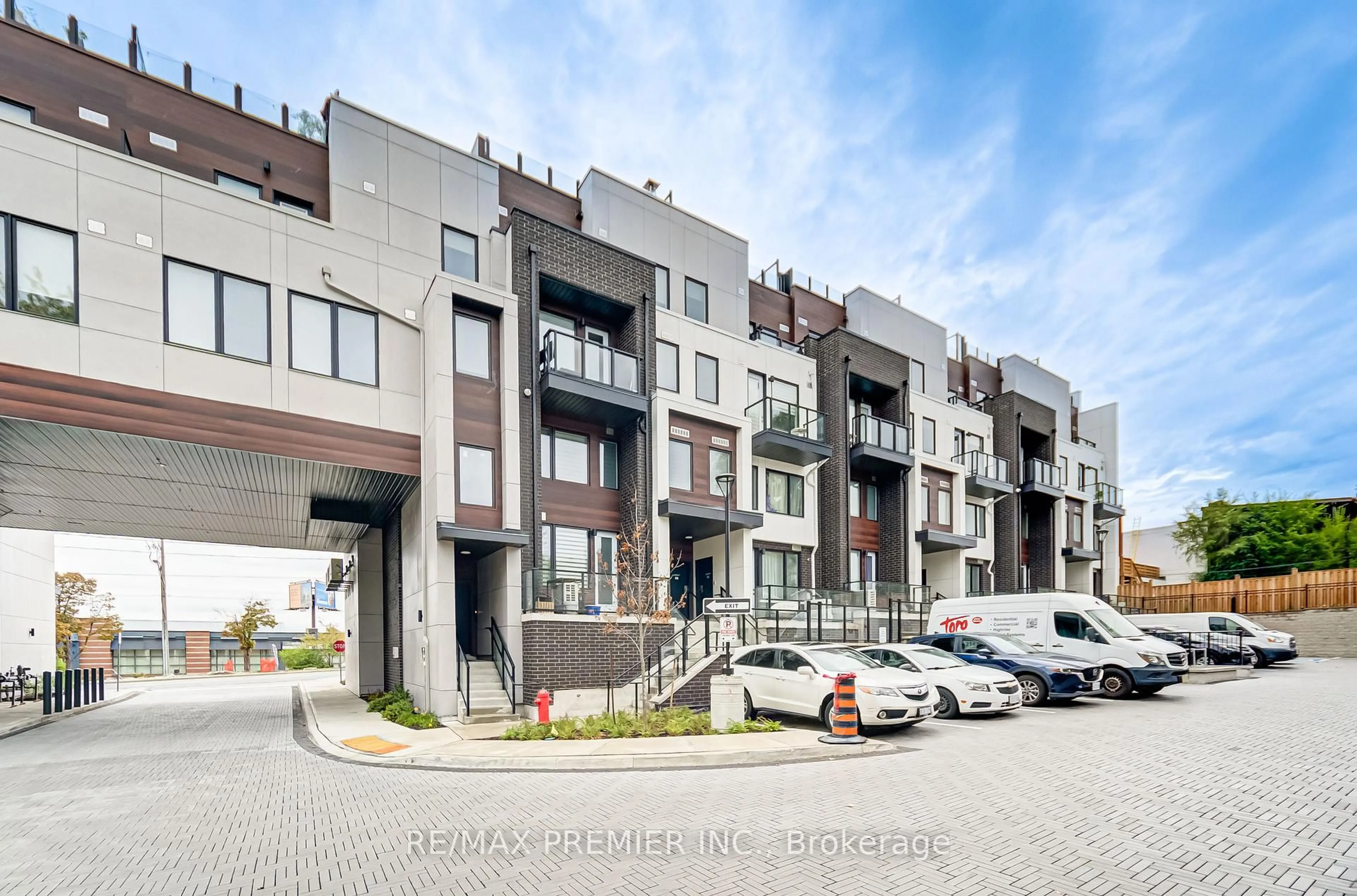 Unknown for 1479 O'Connor Dr #8, Toronto Ontario M4B 0A7