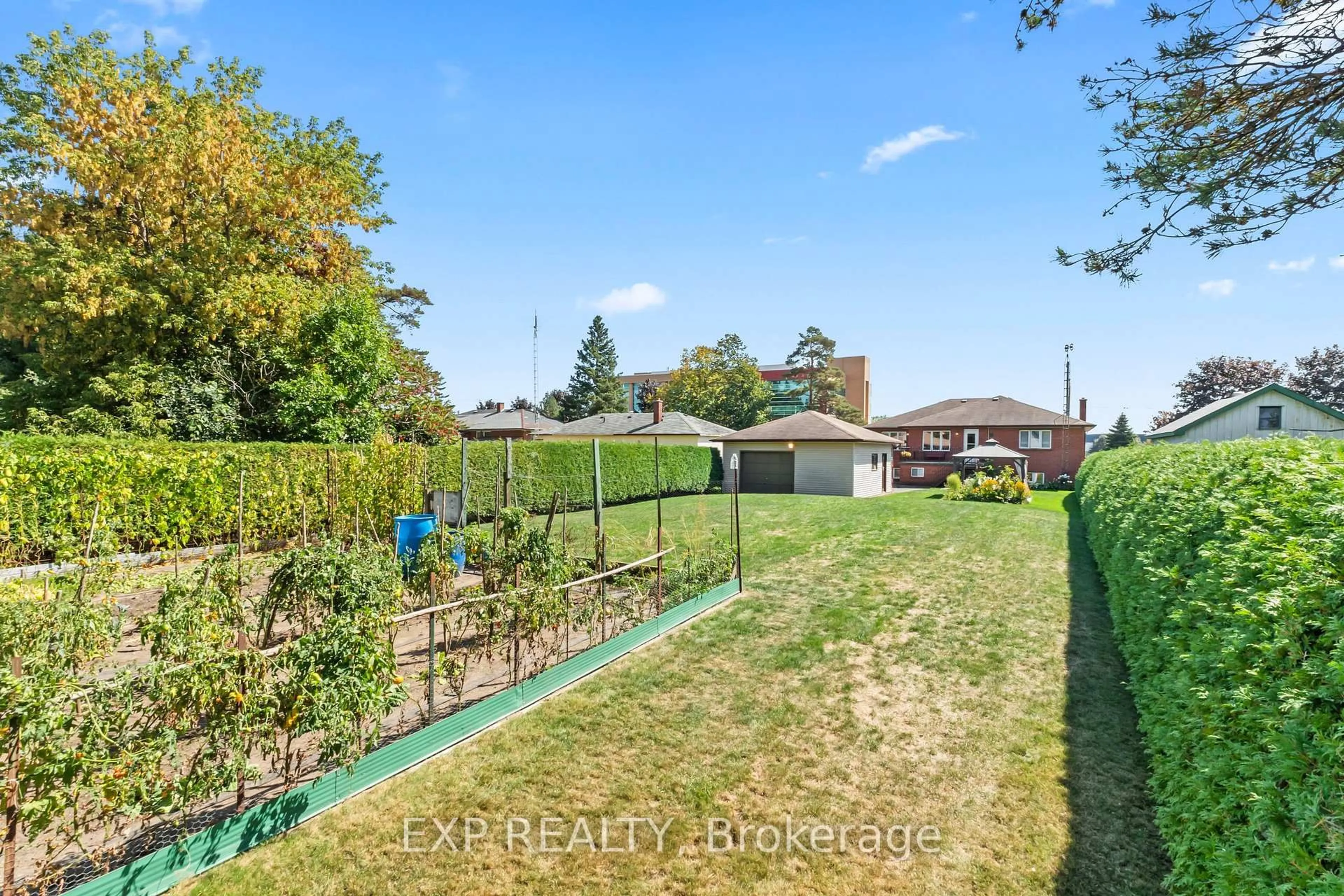 A pic from outside/outdoor area/front of a property/back of a property/a pic from drone, water/lake/river/ocean view for 592 Taunton Rd, Oshawa Ontario L1H 7K4