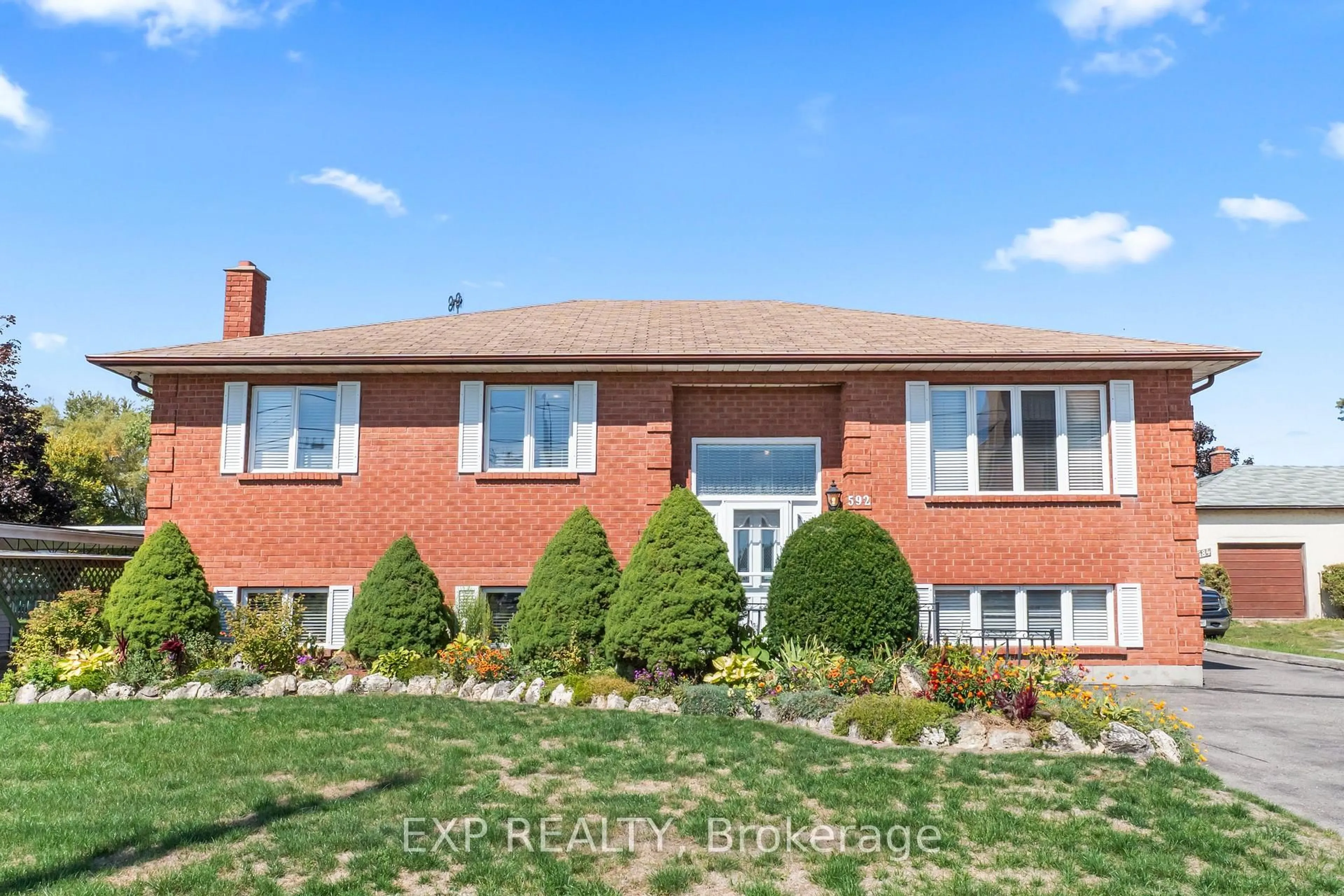 Home with brick exterior material, unknown for 592 Taunton Rd, Oshawa Ontario L1H 7K4