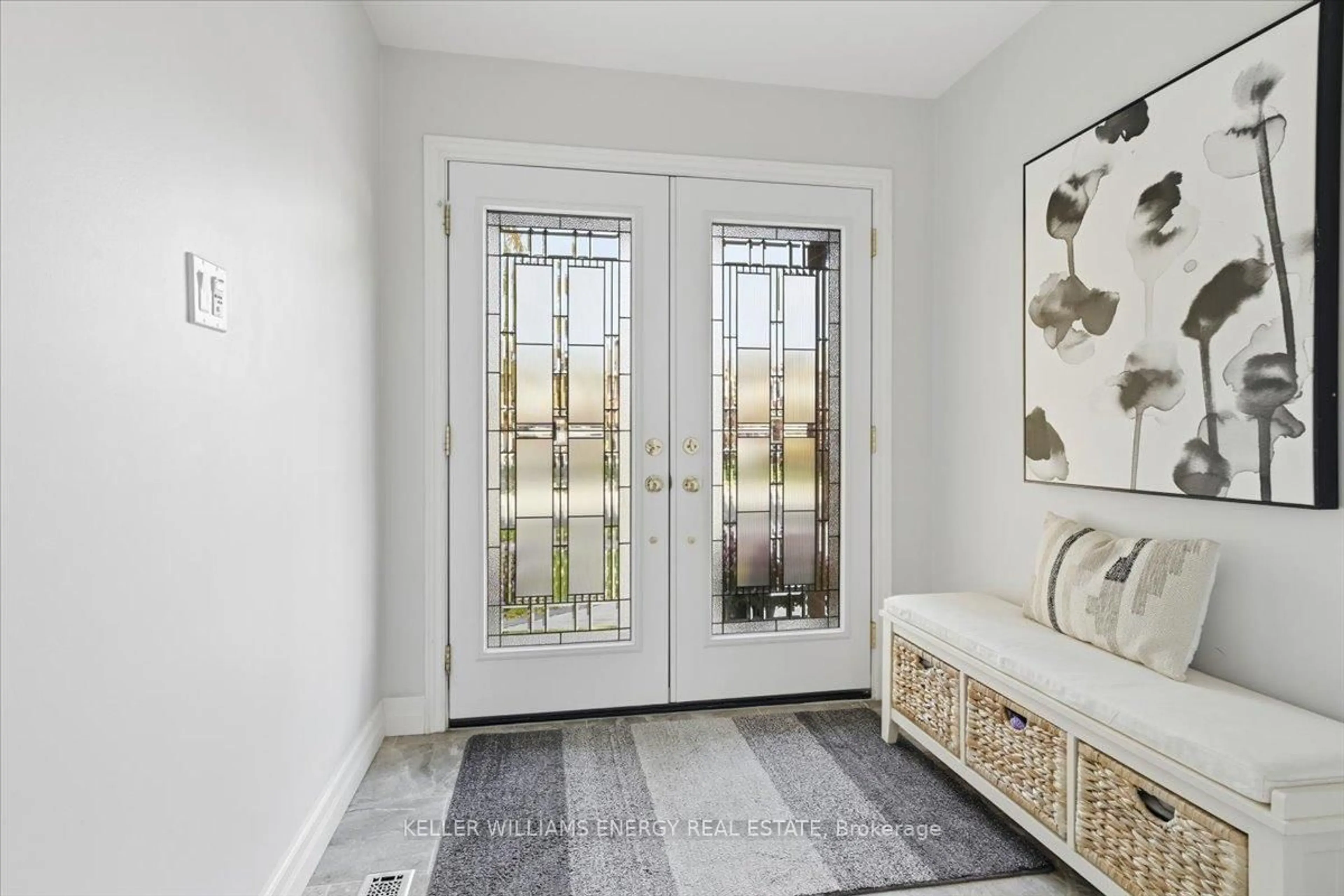 Indoor entryway for 29 Braebrook Dr, Whitby Ontario L1R 1V2