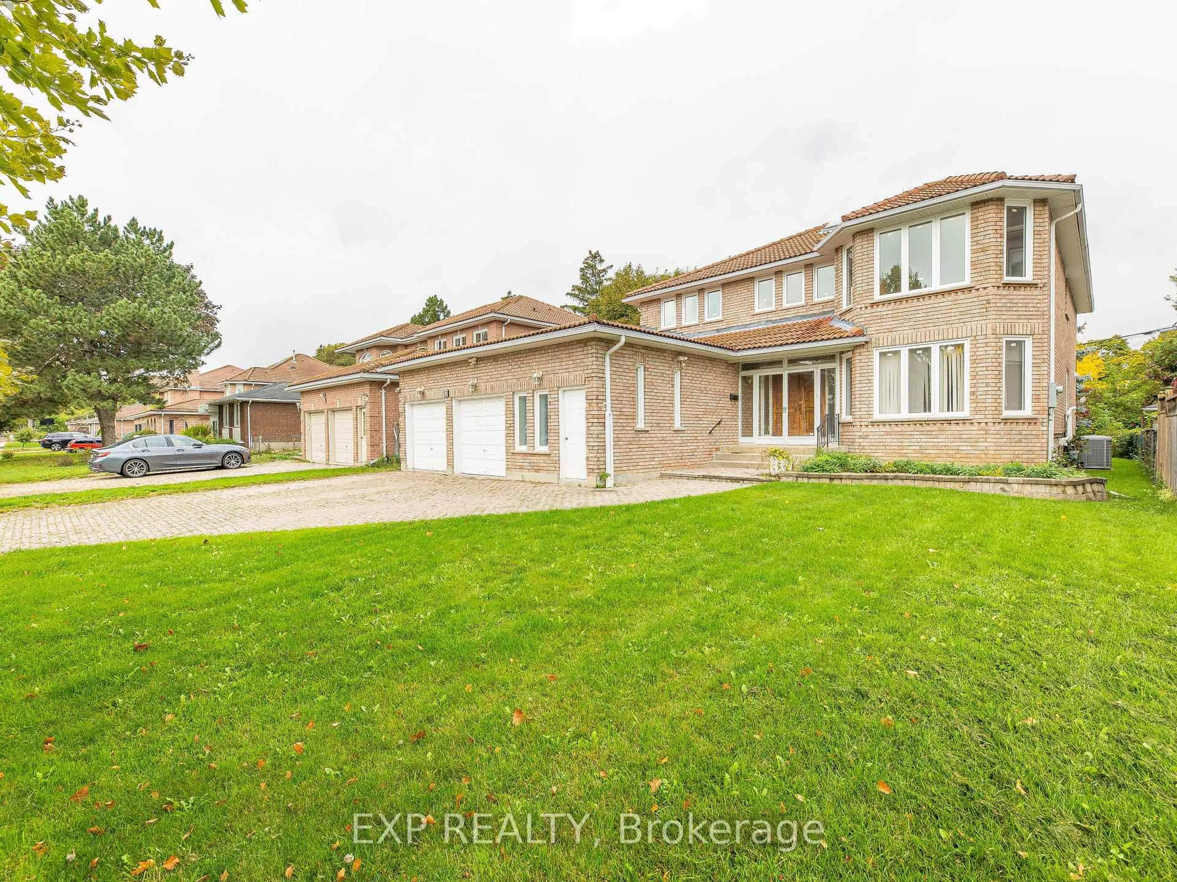 A pic from outside/outdoor area/front of a property/back of a property/a pic from drone, street for 3 Emmeline Cres, Toronto Ontario M1S 1L1