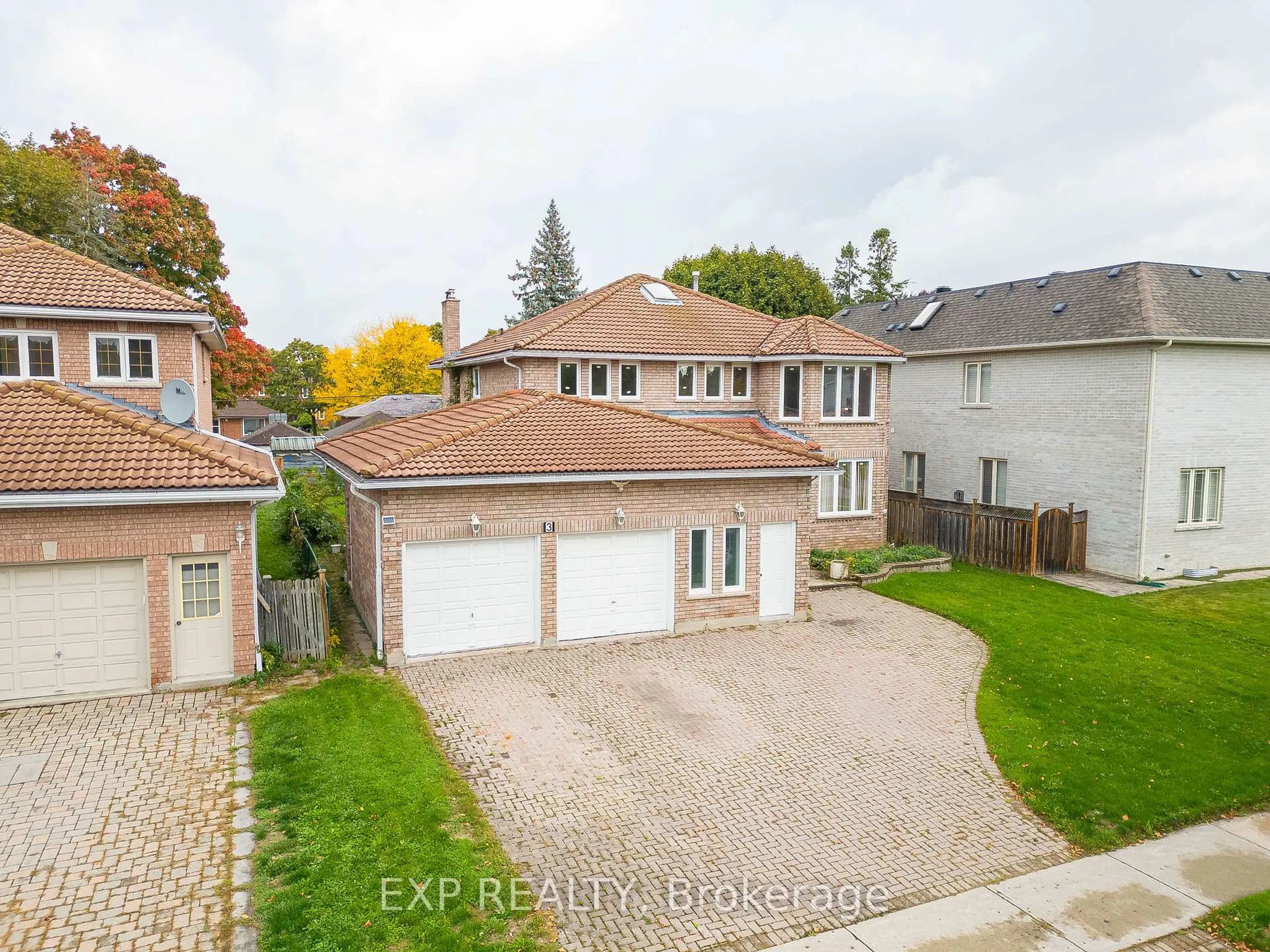 A pic from outside/outdoor area/front of a property/back of a property/a pic from drone, street for 3 Emmeline Cres, Toronto Ontario M1S 1L1
