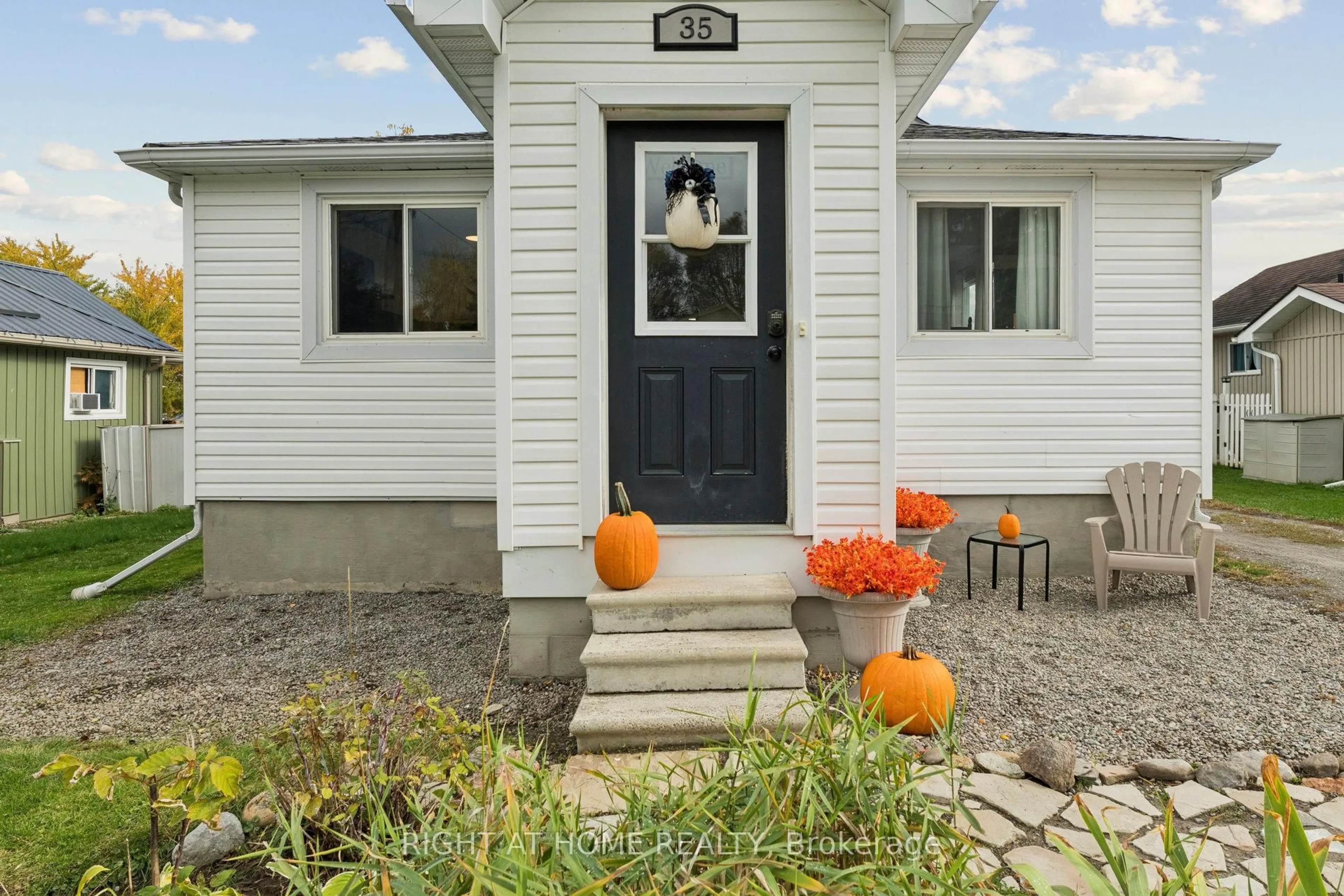 Home with vinyl exterior material, street for 35 Lakeview Ave, Scugog Ontario L0B 1E0