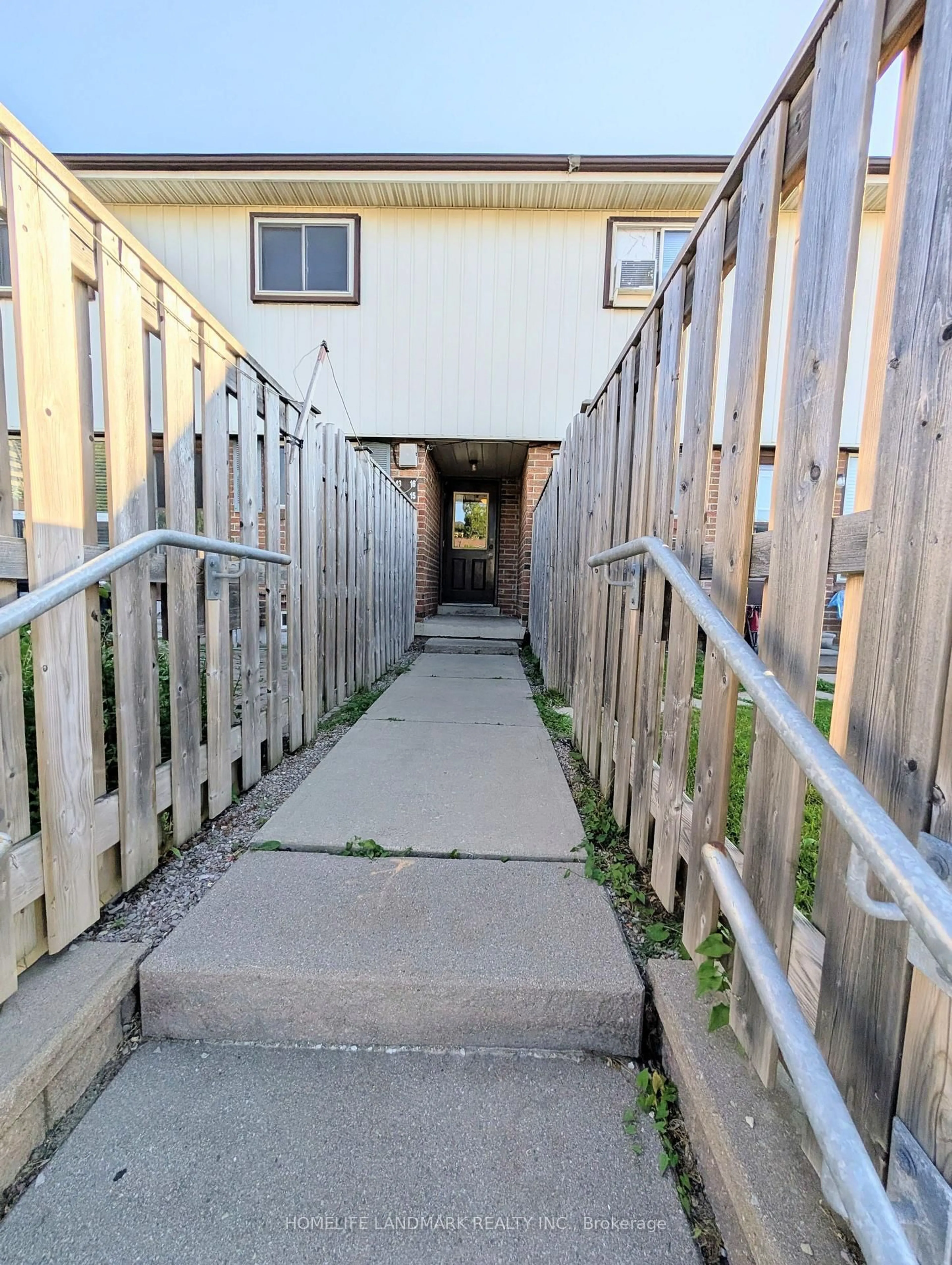 Unknown for 120 Nonquon Rd #15, Oshawa Ontario L1G 7E6