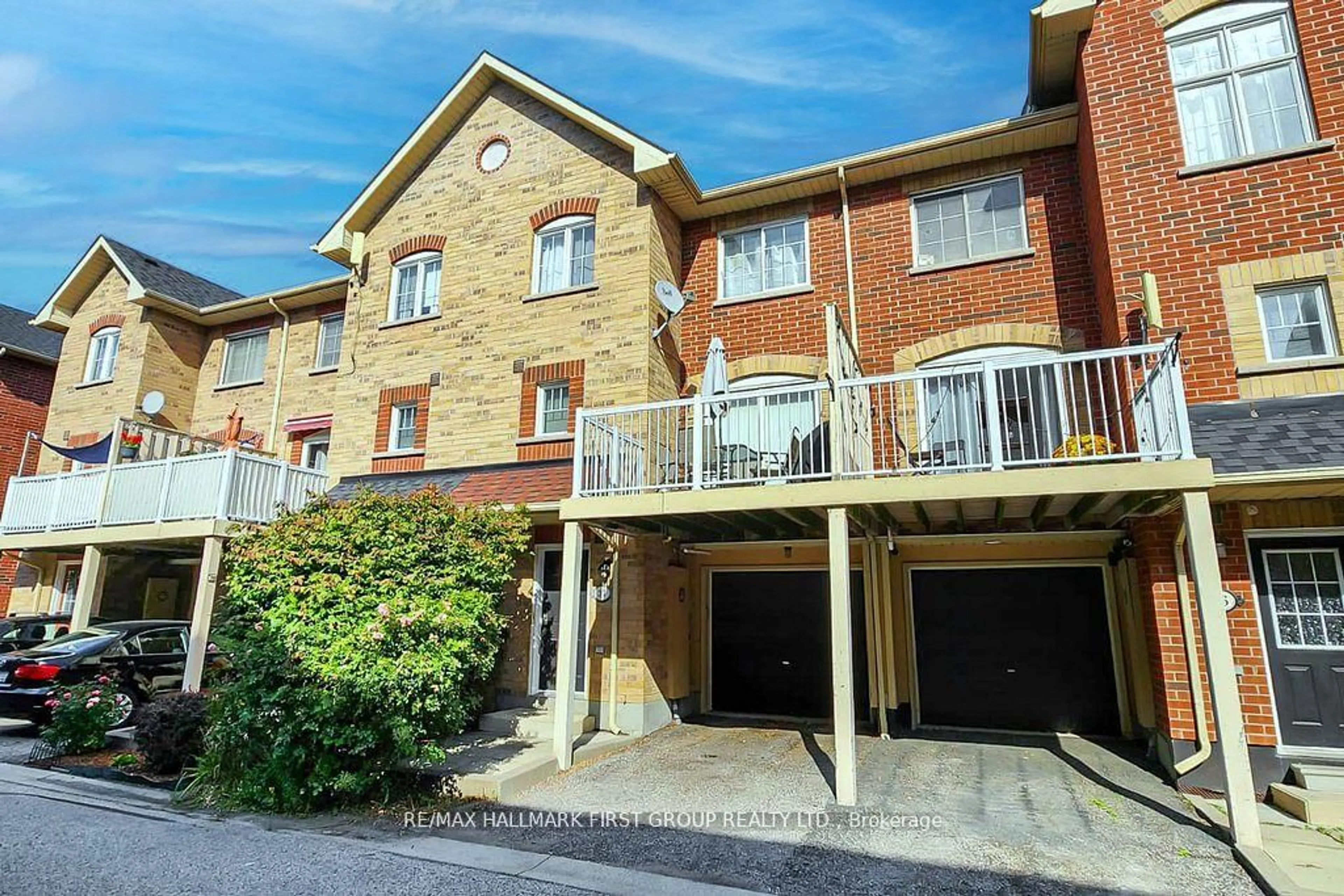 A pic from outside/outdoor area/front of a property/back of a property/a pic from drone, street for 1775 Valley Farm Rd #37, Pickering Ontario L1V 7J9