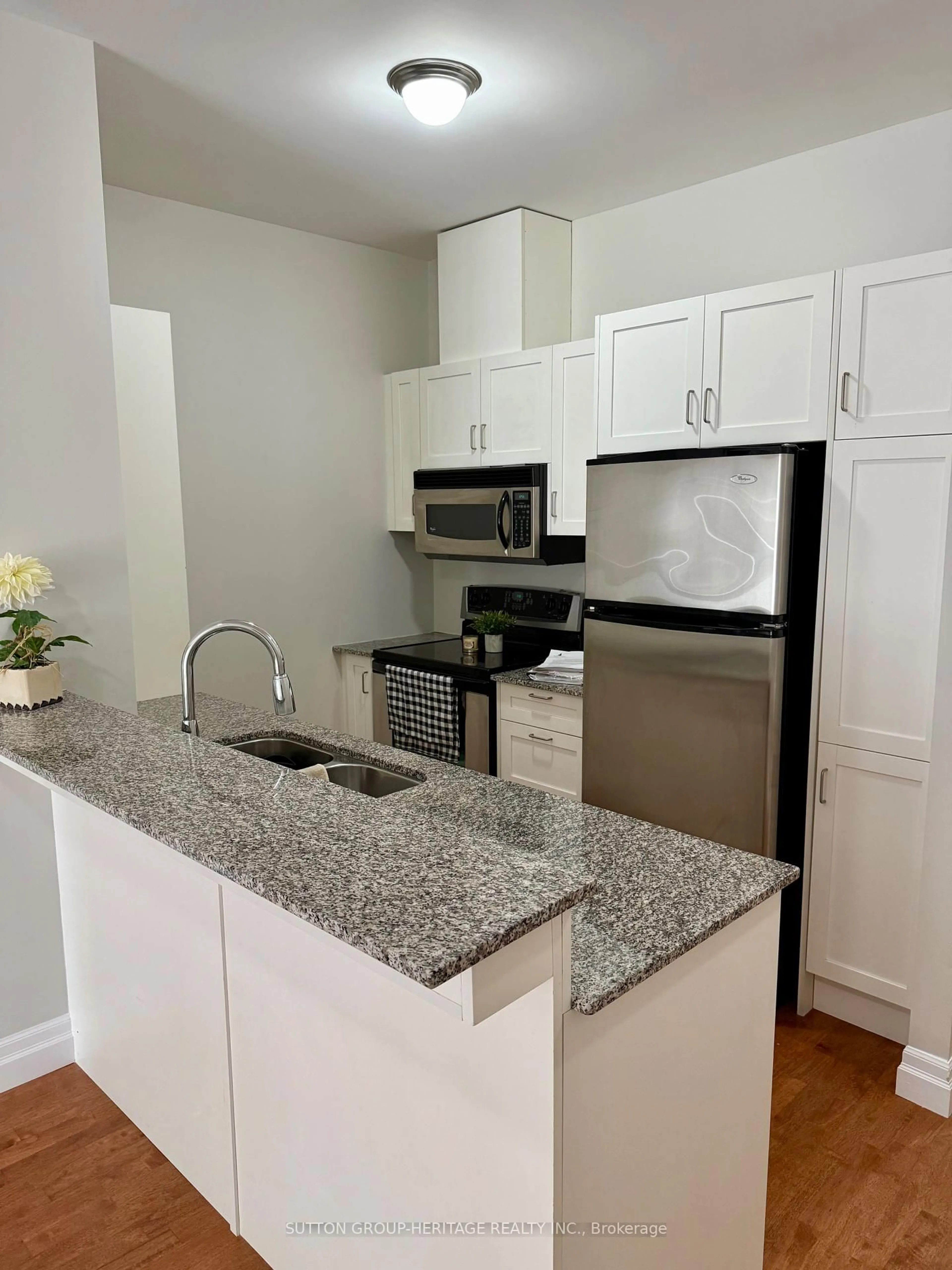 Standard kitchen, unknown for 44 Bond St #902, Oshawa Ontario L1G 6R2