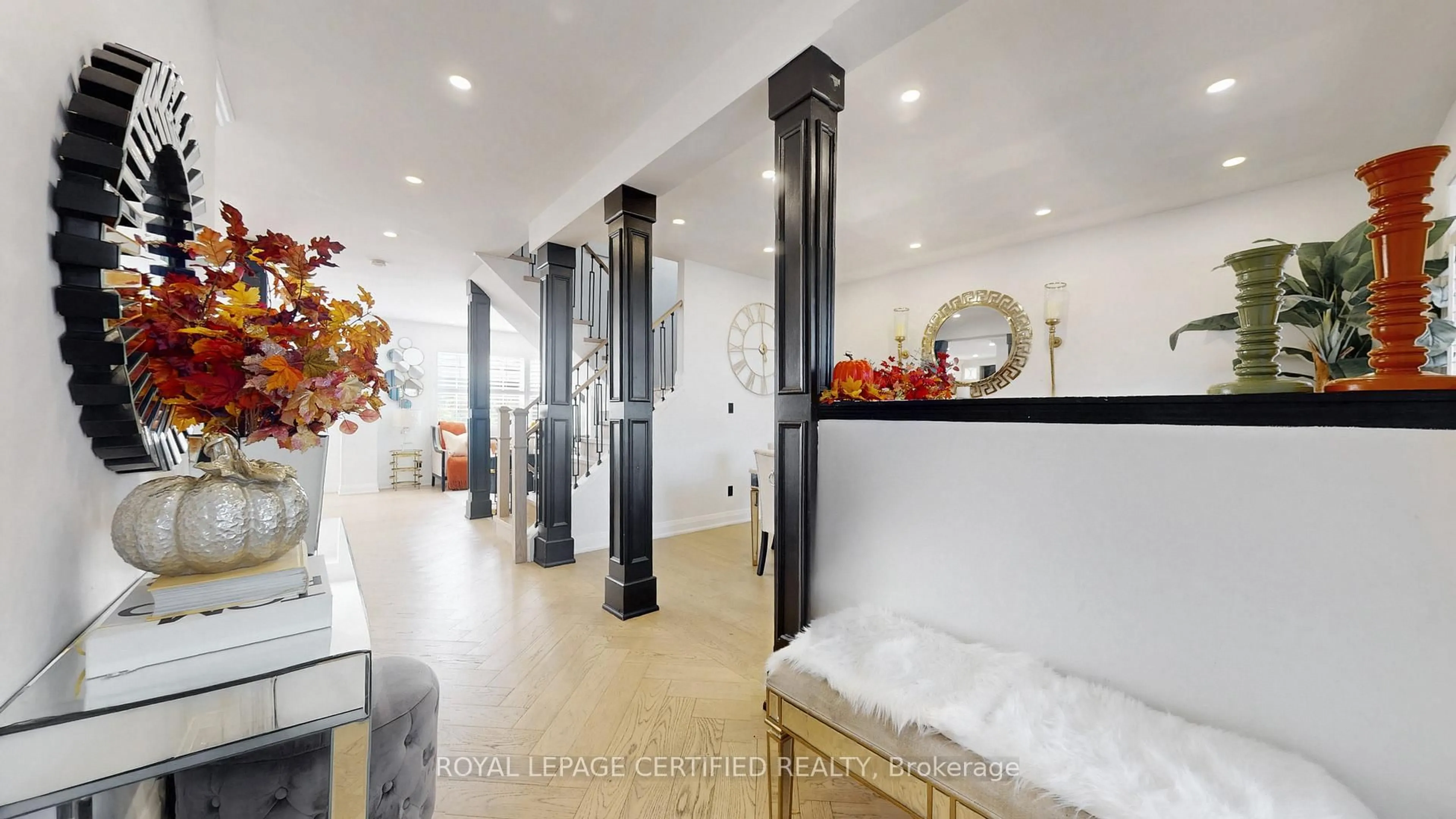 Lobby for 579 Faywood Cres, Oshawa Ontario L1K 2S4