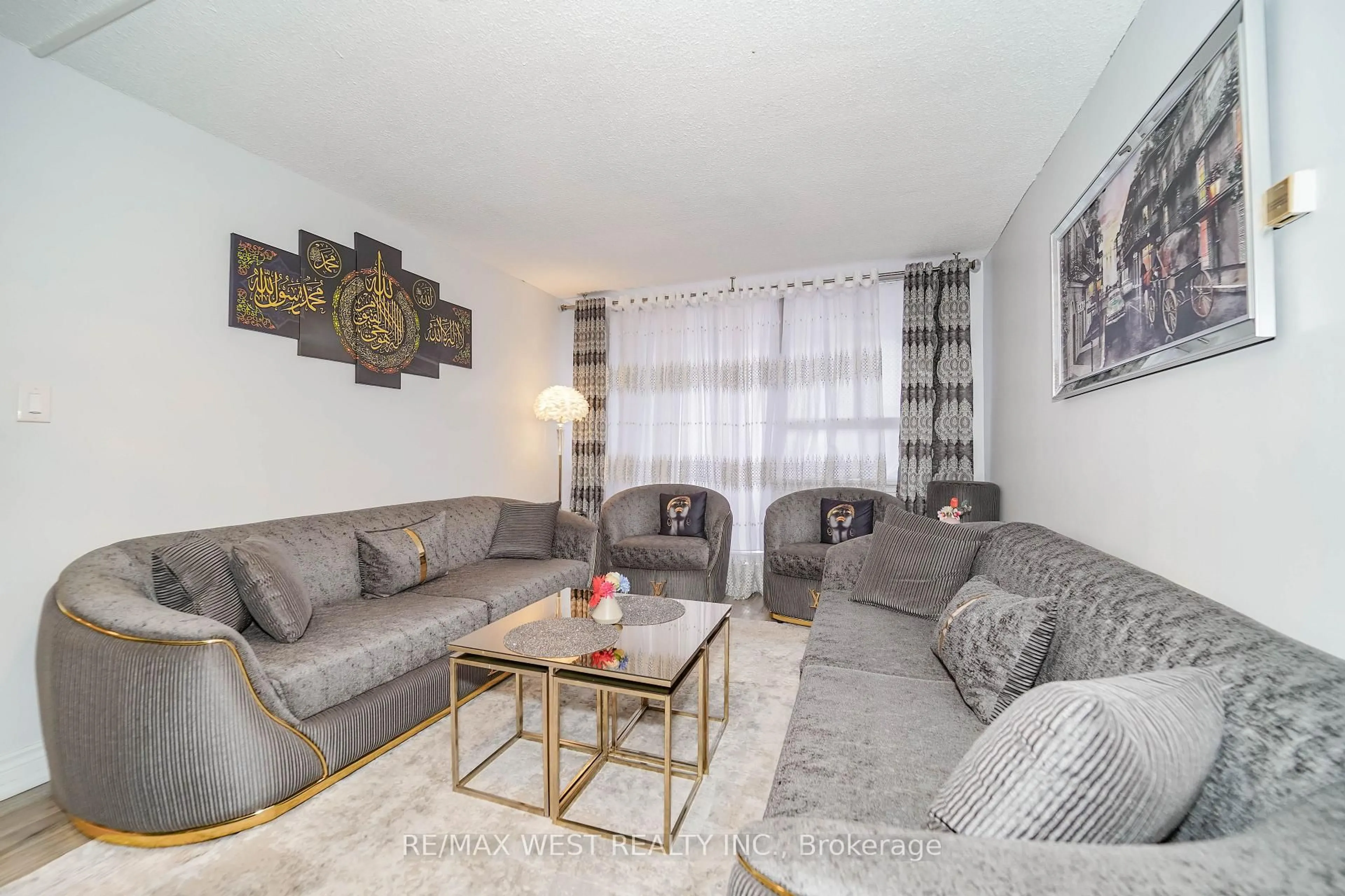 Living room with furniture, unknown for 100 Wingarden Crt #714, Toronto Ontario M1B 2P4