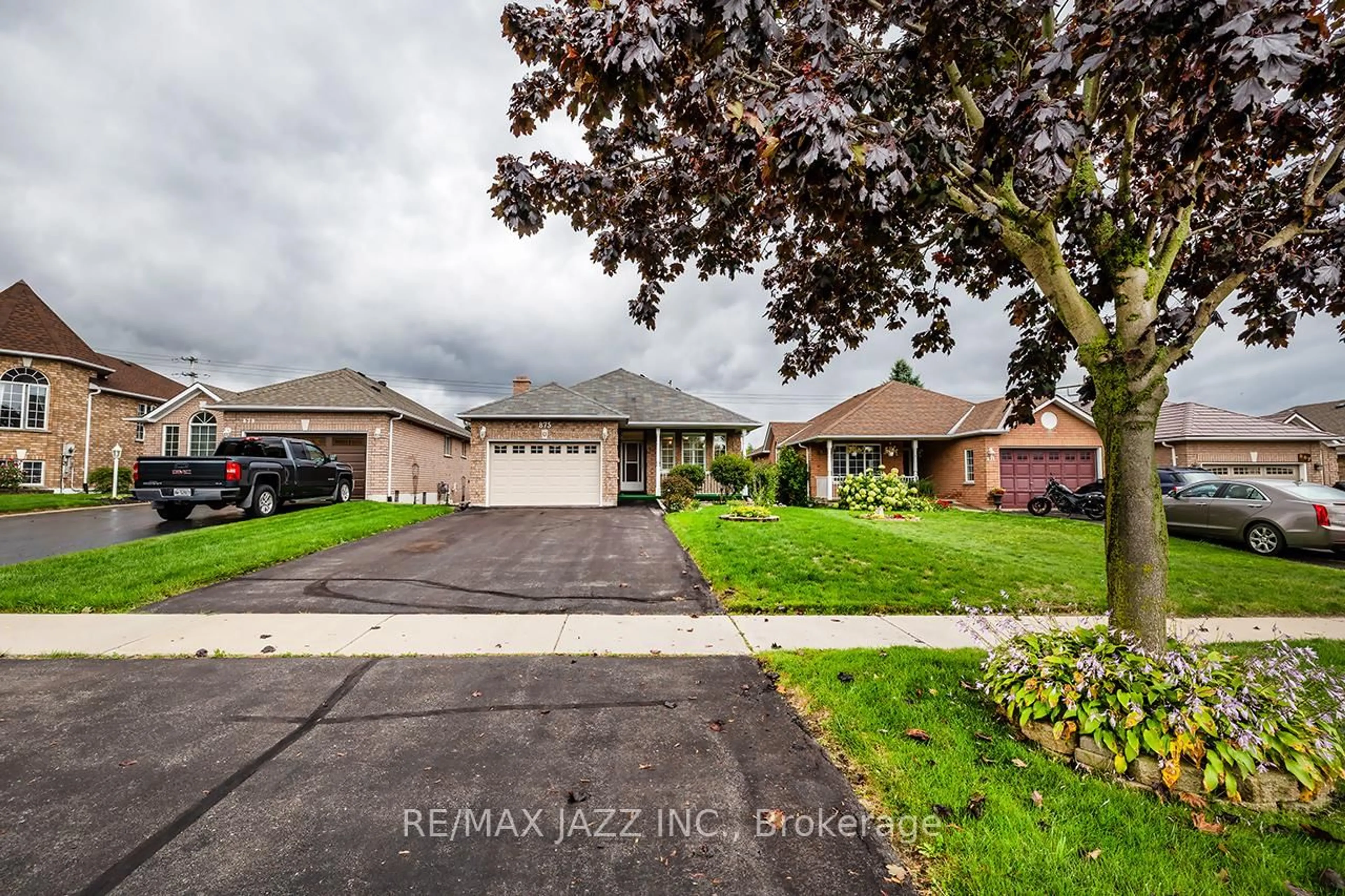 Home with brick exterior material, street for 875 Beatrice St, Oshawa Ontario L1K 2H8
