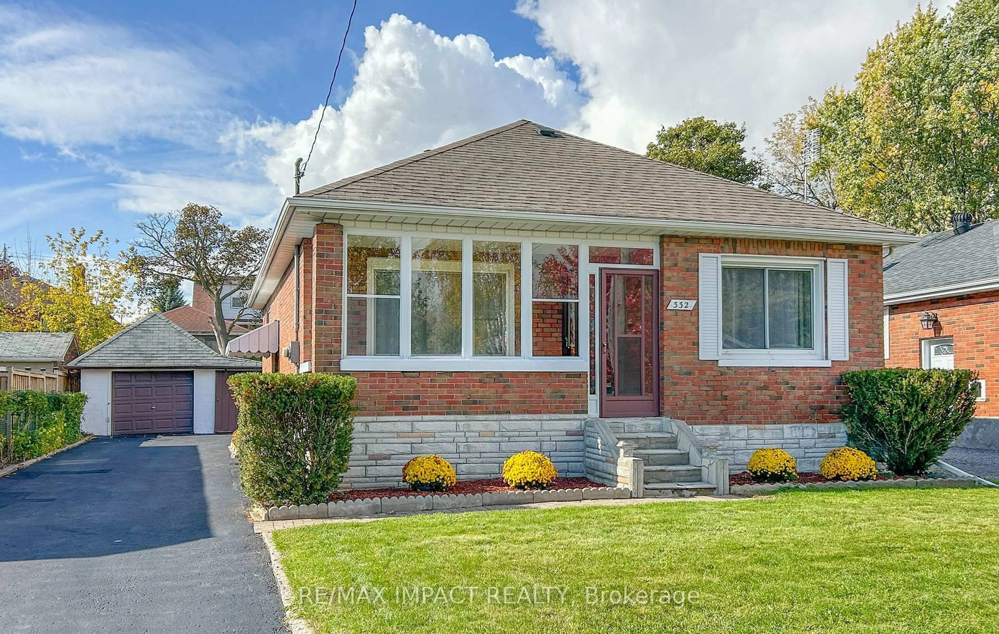 Home with brick exterior material, street for 332 Lasalle Ave, Oshawa Ontario L1H 5Y6