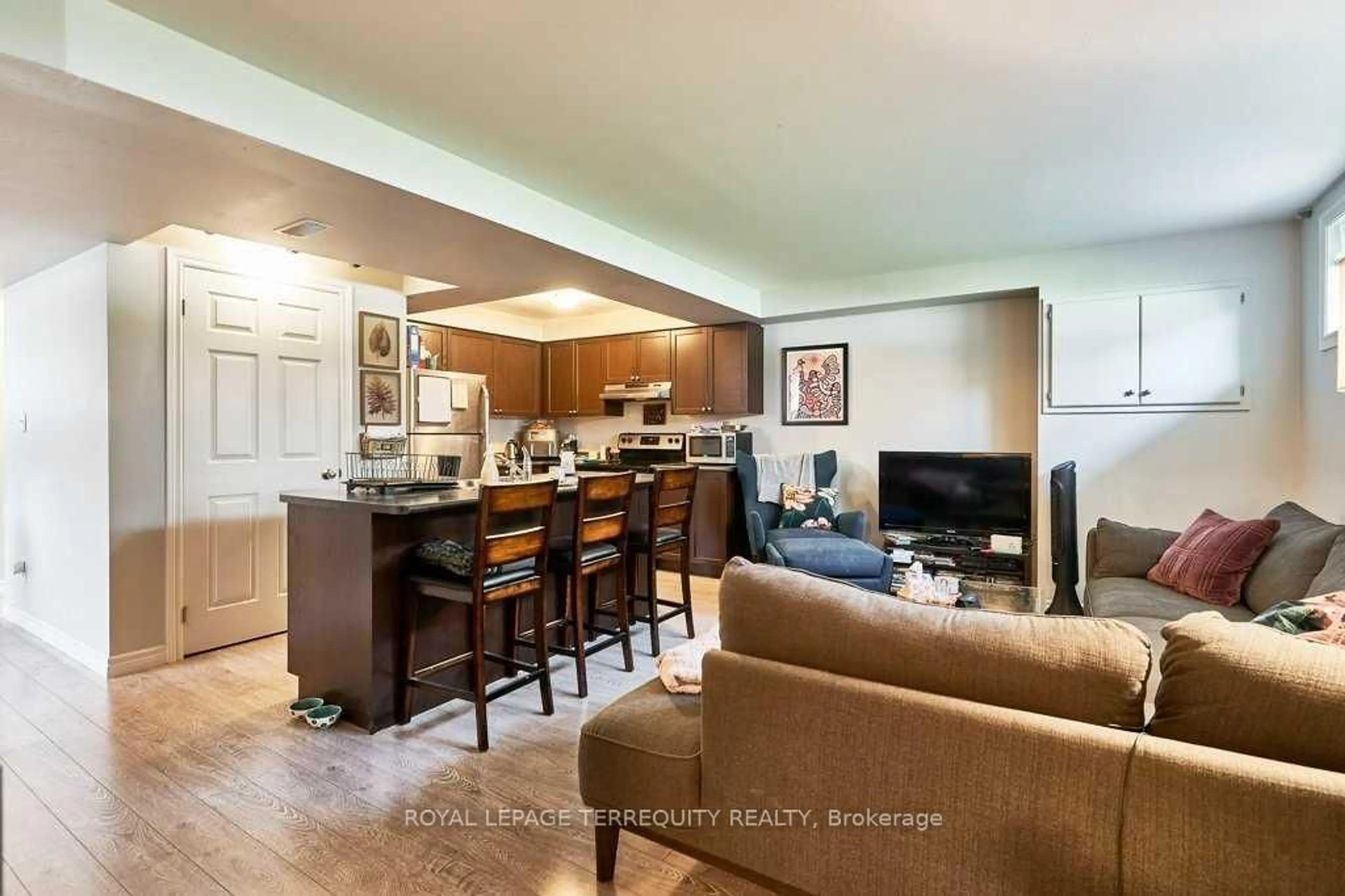 Open concept kitchen, unknown for 140 Mary St, Oshawa Ontario L1G 5B9