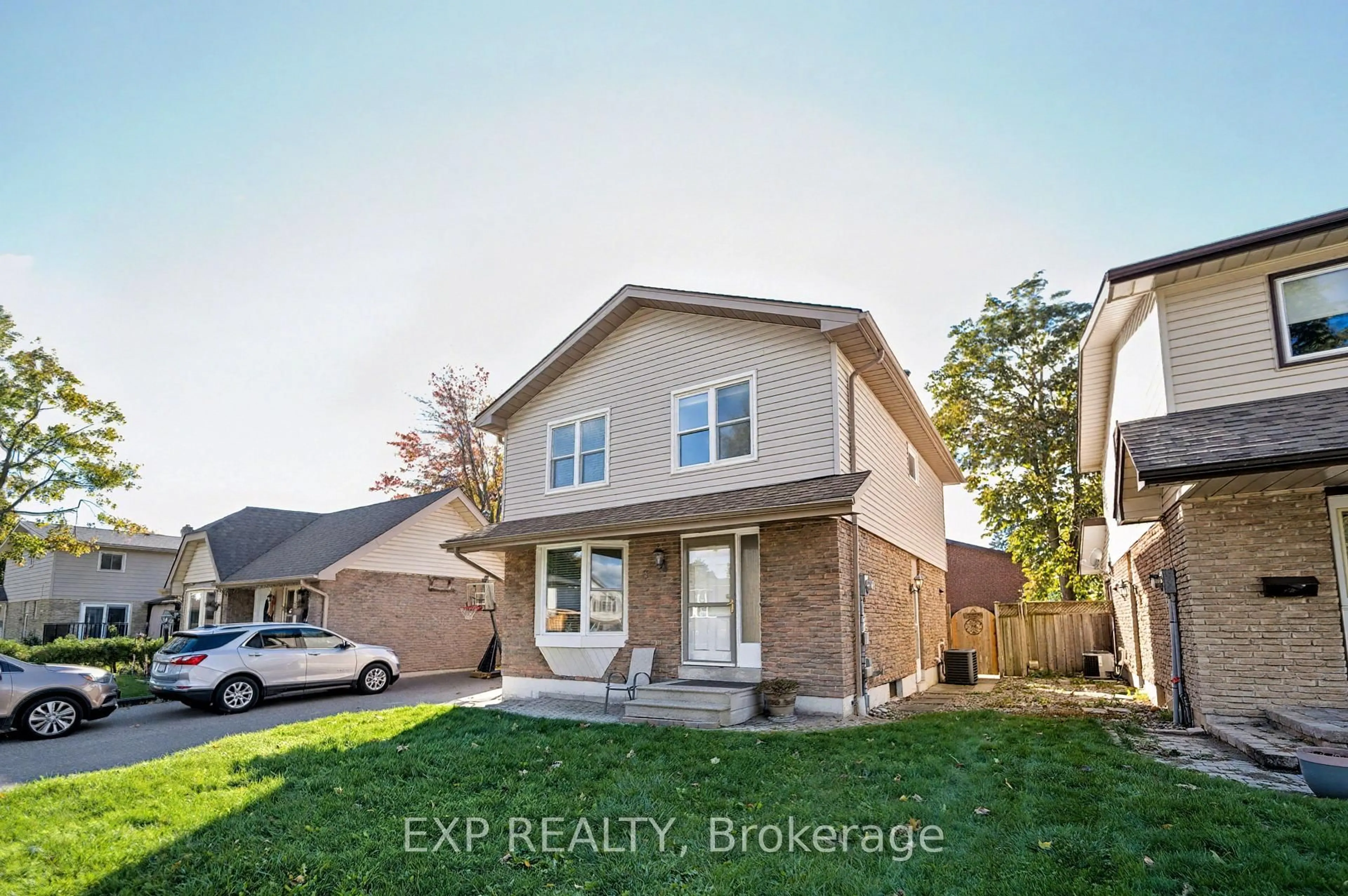 Home with brick exterior material, street for 6 Mozart Crt, Whitby Ontario L1N 5N5