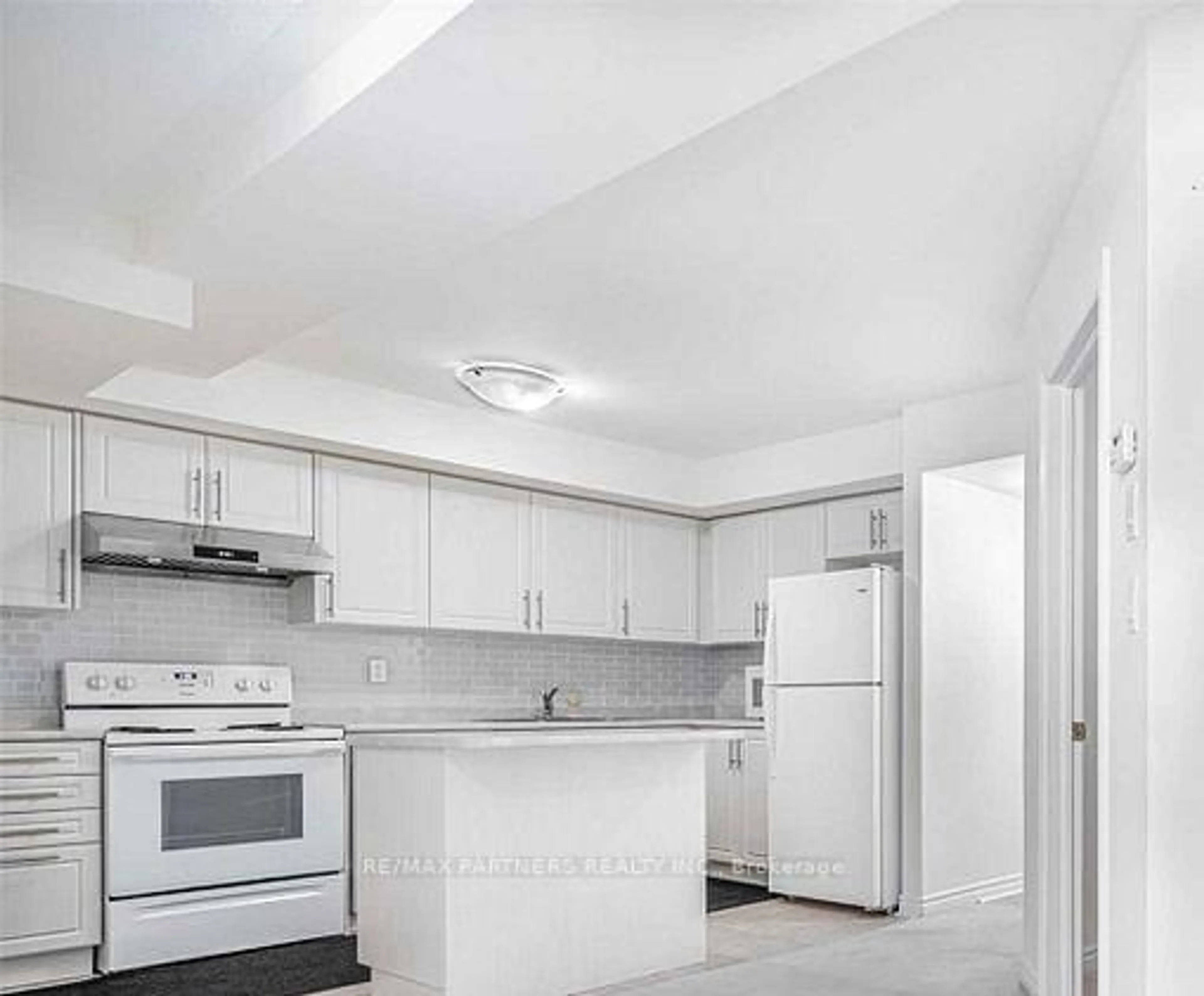 Standard kitchen, unknown for 1 Eaton Park Lane #9, Toronto Ontario M1W 0A5