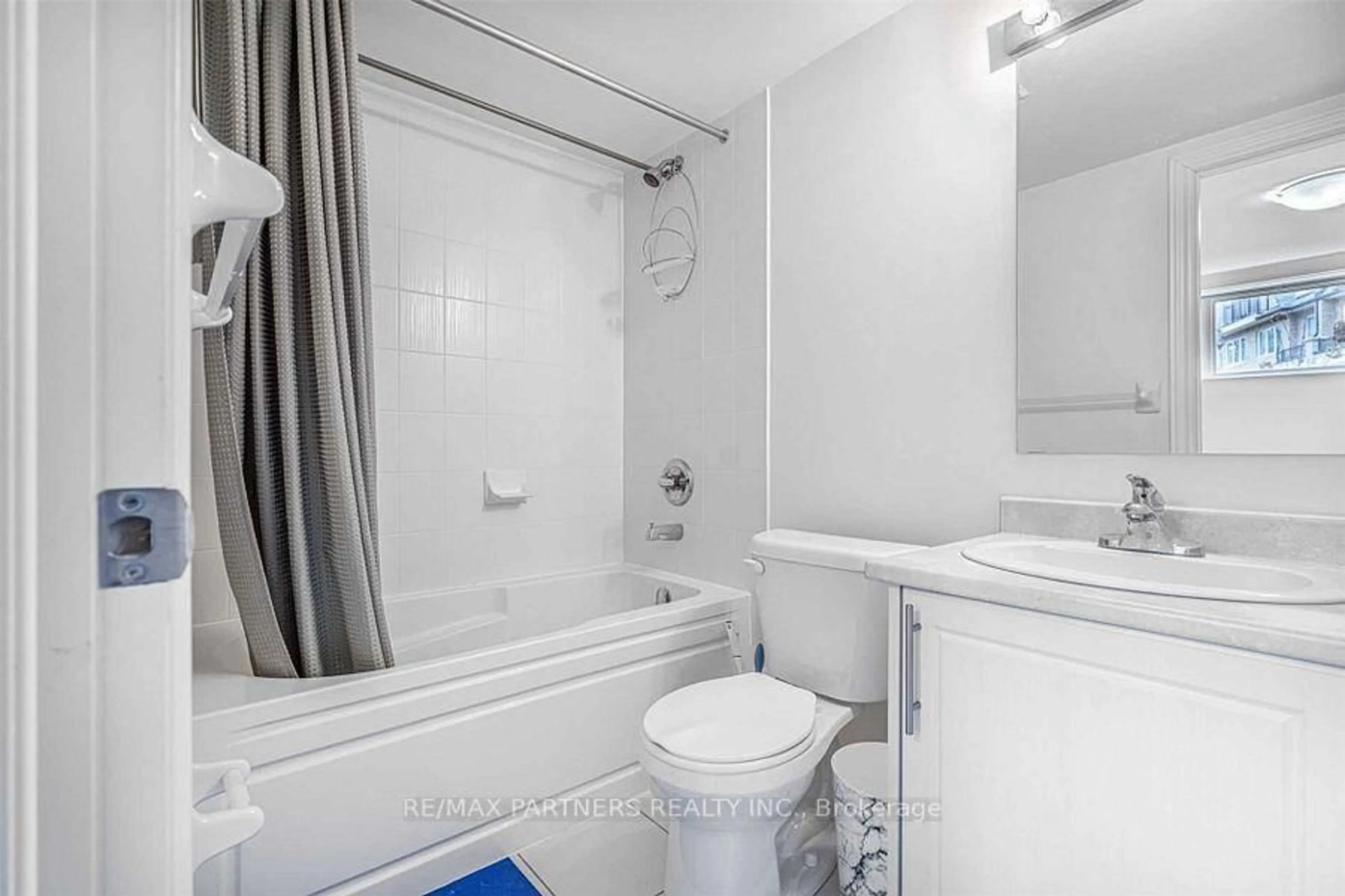 Standard bathroom, unknown for 1 Eaton Park Lane #9, Toronto Ontario M1W 0A5