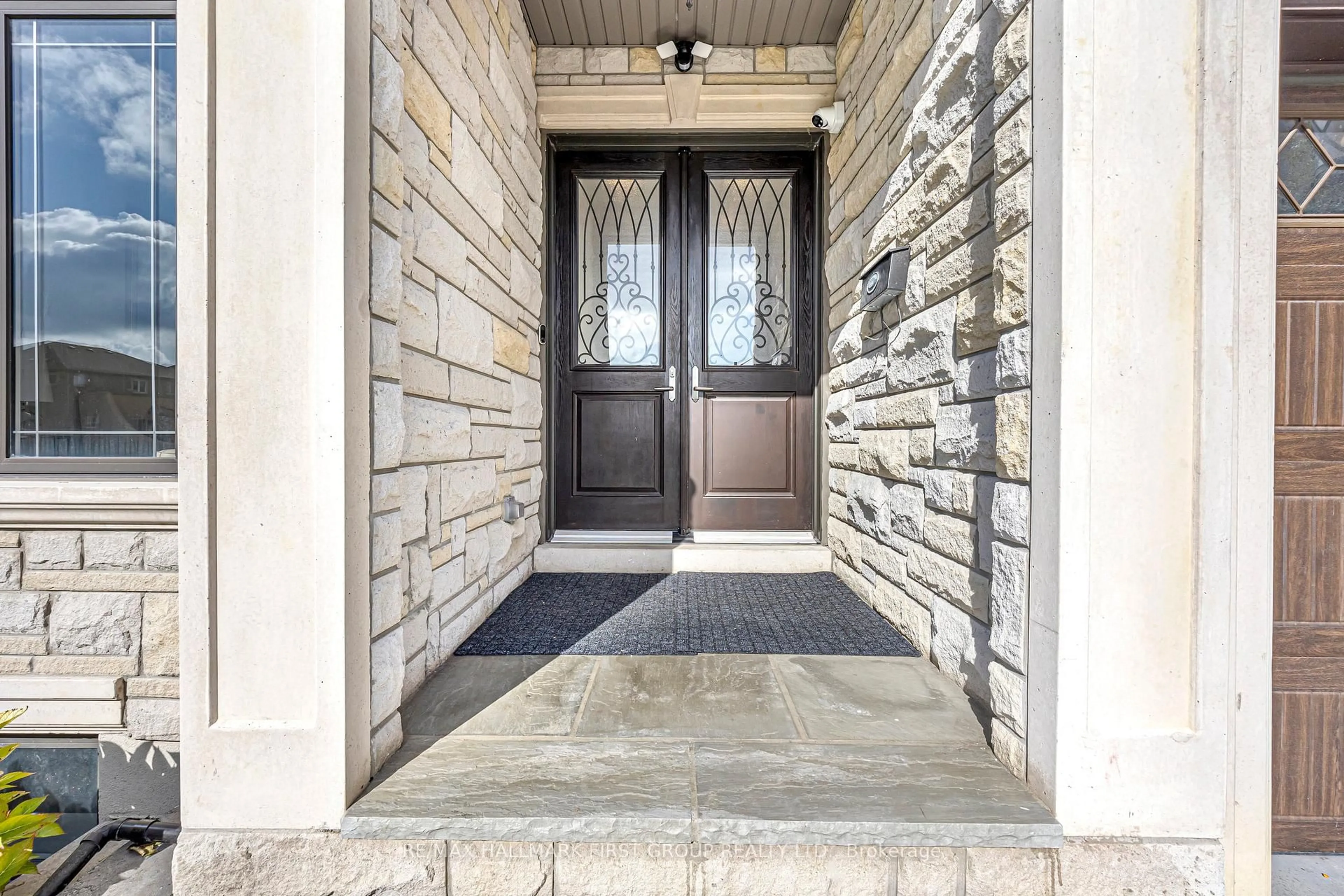 Indoor entryway for 33 Starfire Dr, Toronto Ontario M1C 5G3