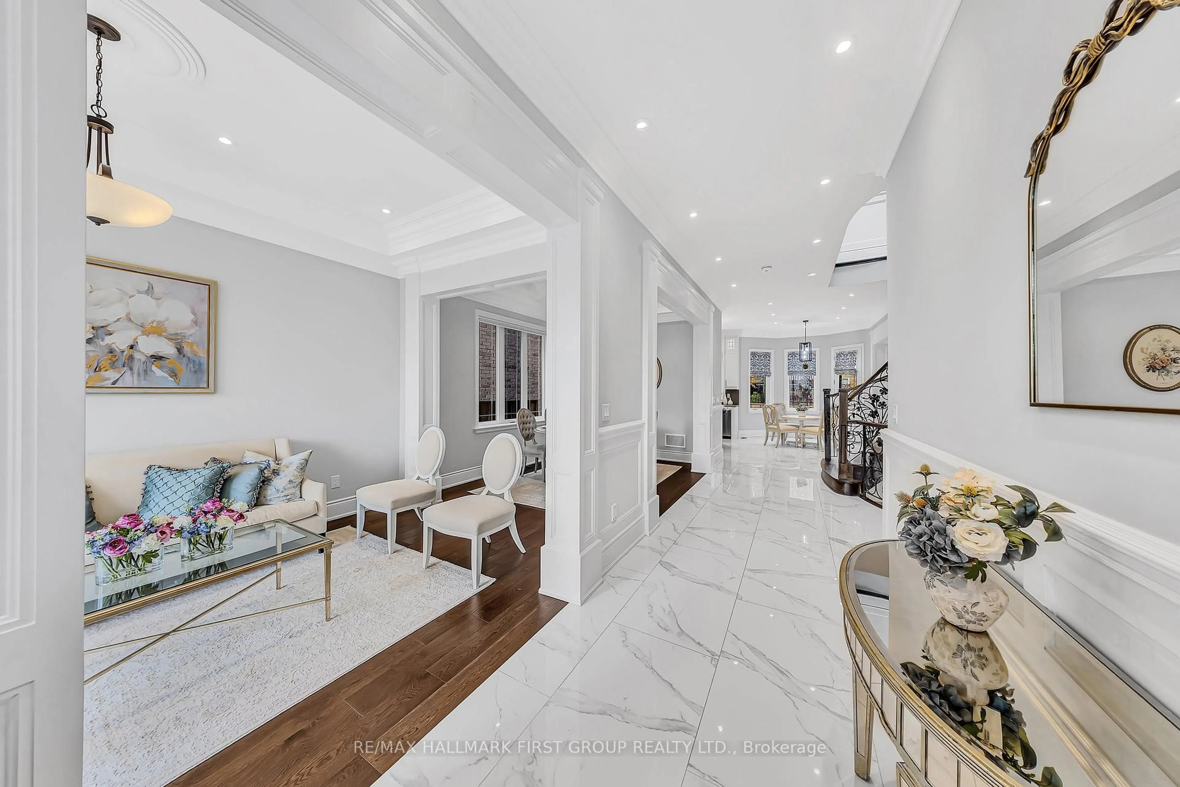 Indoor foyer for 33 Starfire Dr, Toronto Ontario M1C 5G3