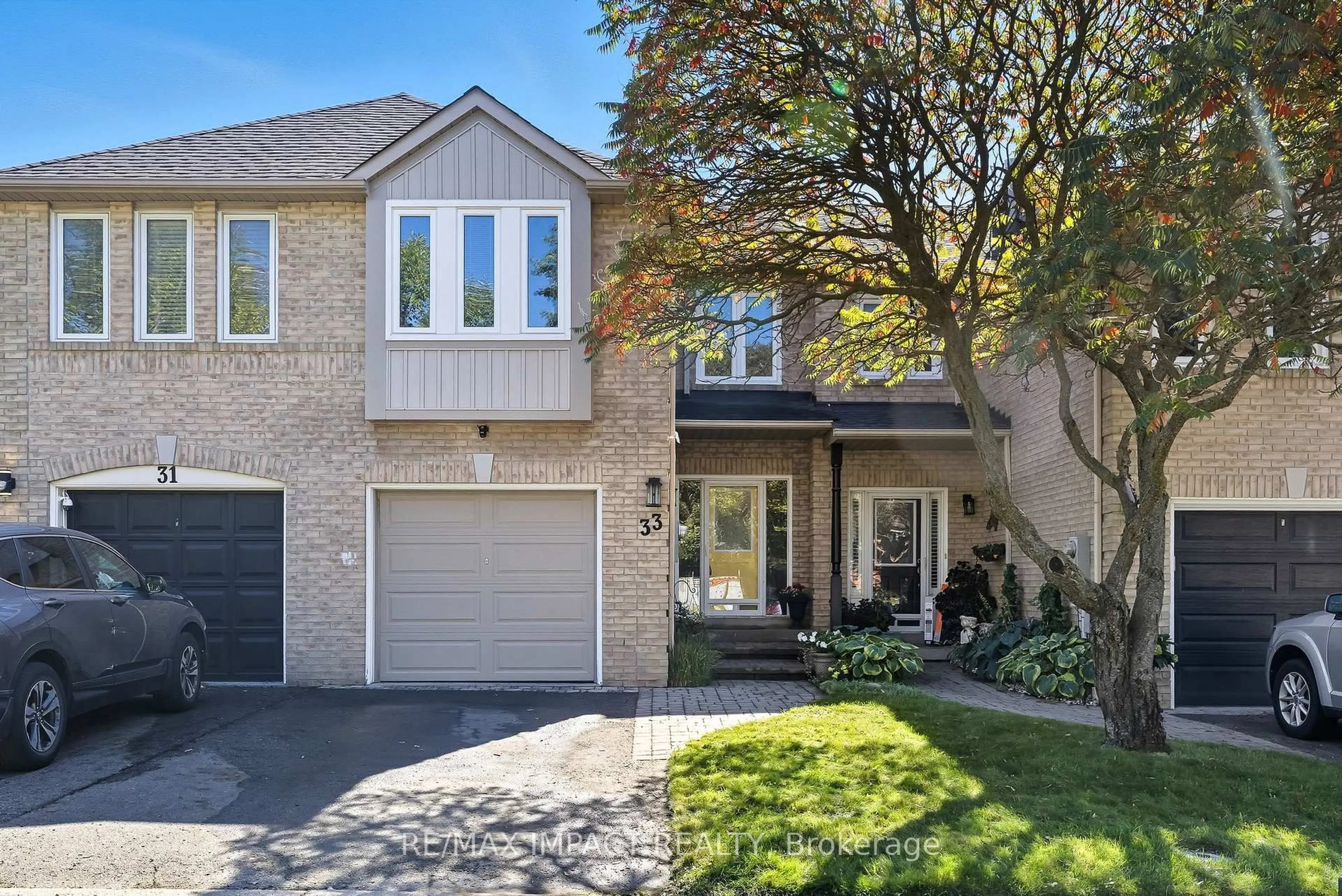 Home with brick exterior material, street for 33 Pine Gate Pl, Whitby Ontario L1R 2M6