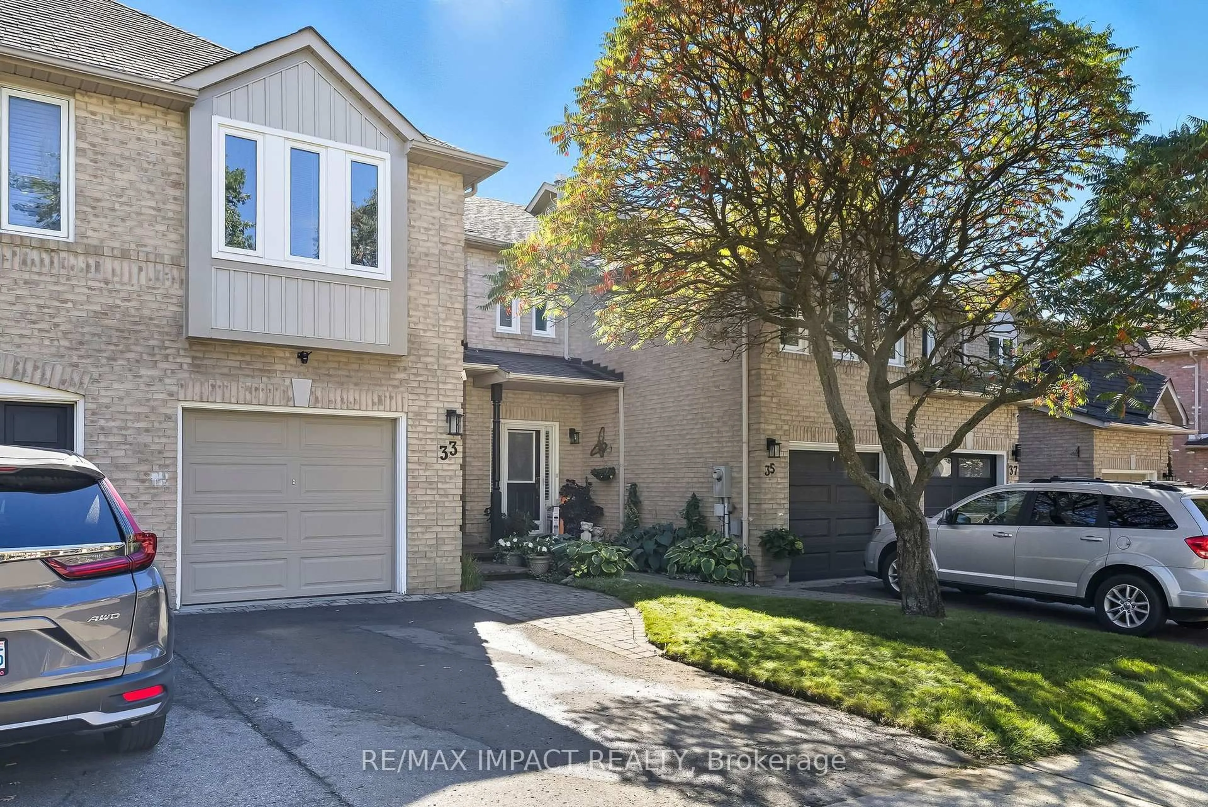 Unknown for 33 Pine Gate Pl, Whitby Ontario L1R 2M6