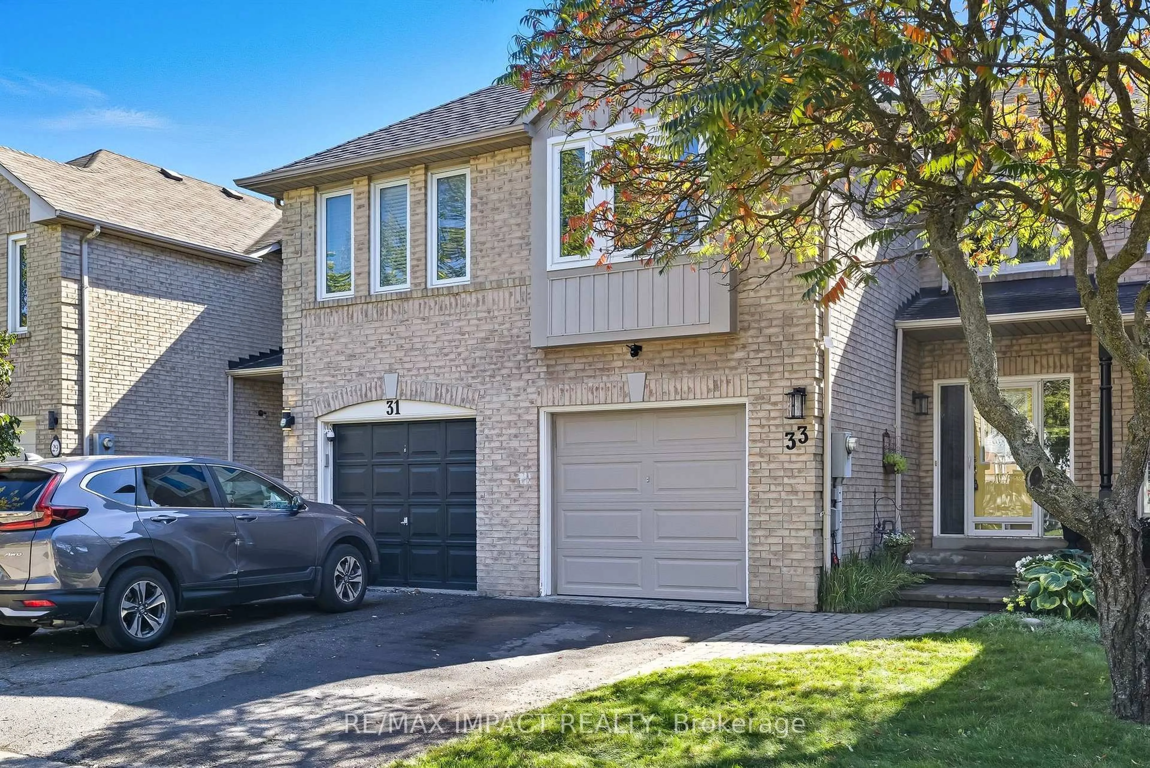 Home with brick exterior material, street for 33 Pine Gate Pl, Whitby Ontario L1R 2M6