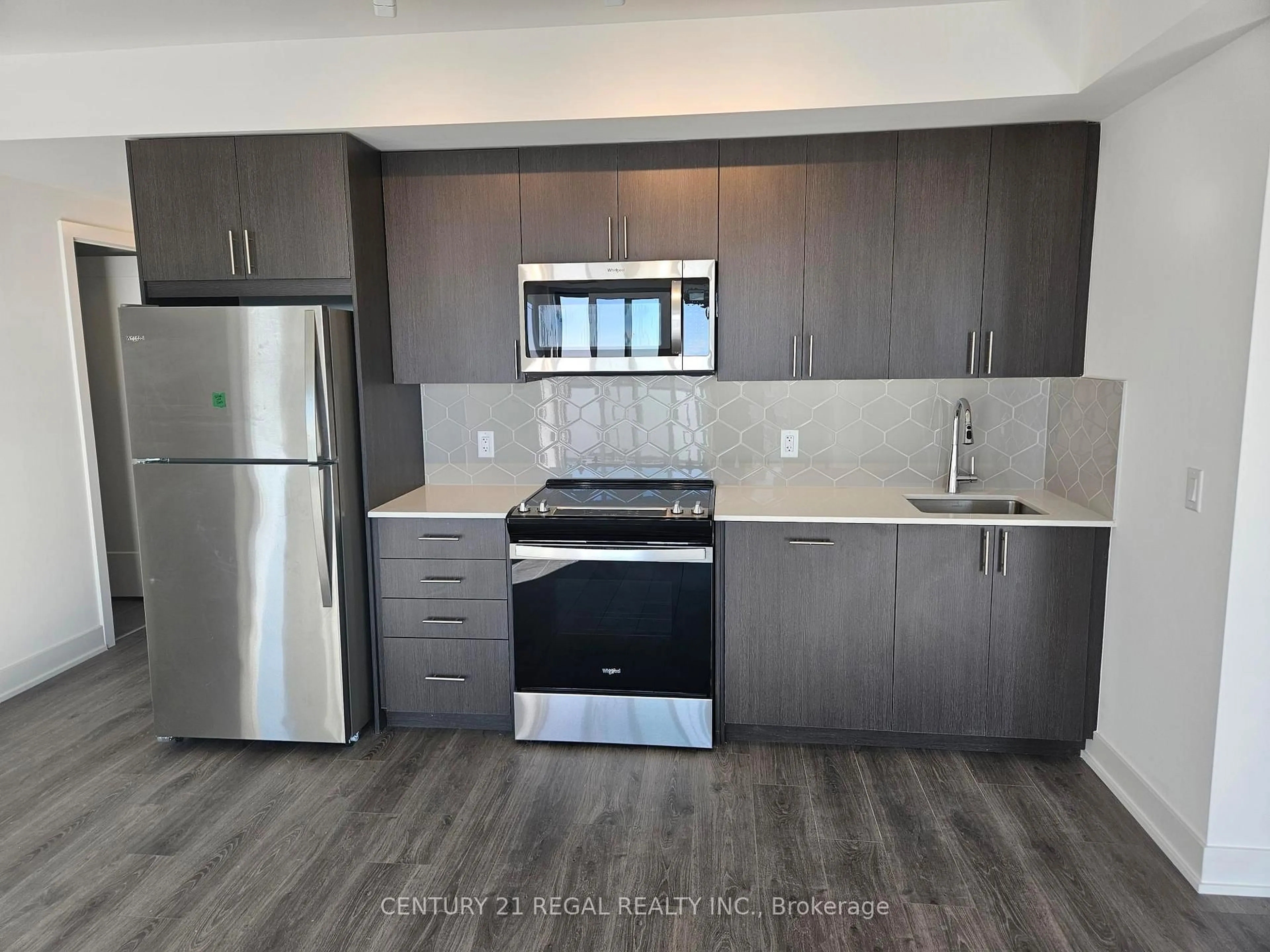 Standard kitchen, unknown for 2545 Simcoe St #1006, Oshawa Ontario L1L 0W3