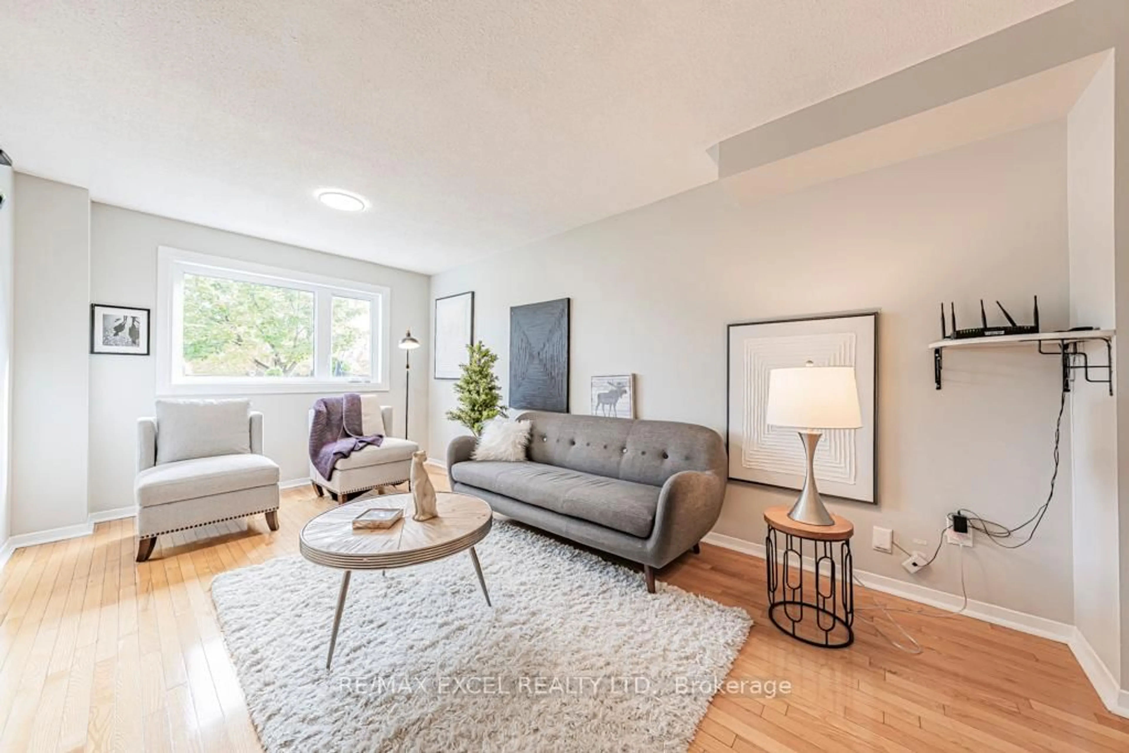 Living room with furniture, unknown for 21 Brimstone Cres, Toronto Ontario M1V 3C8