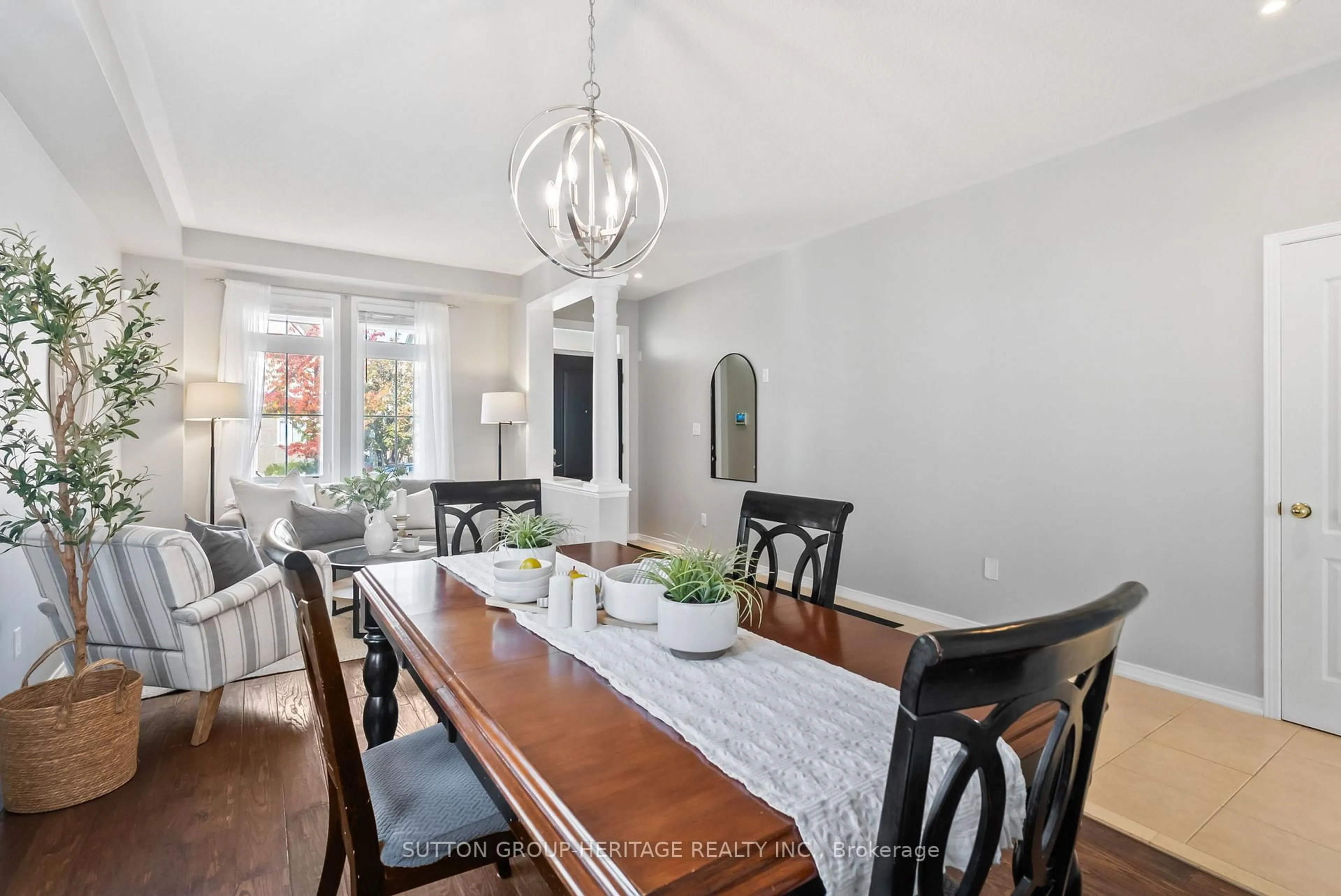 Dining room, unknown for 2328 Pilgrim Sq, Oshawa Ontario L1L 0C2