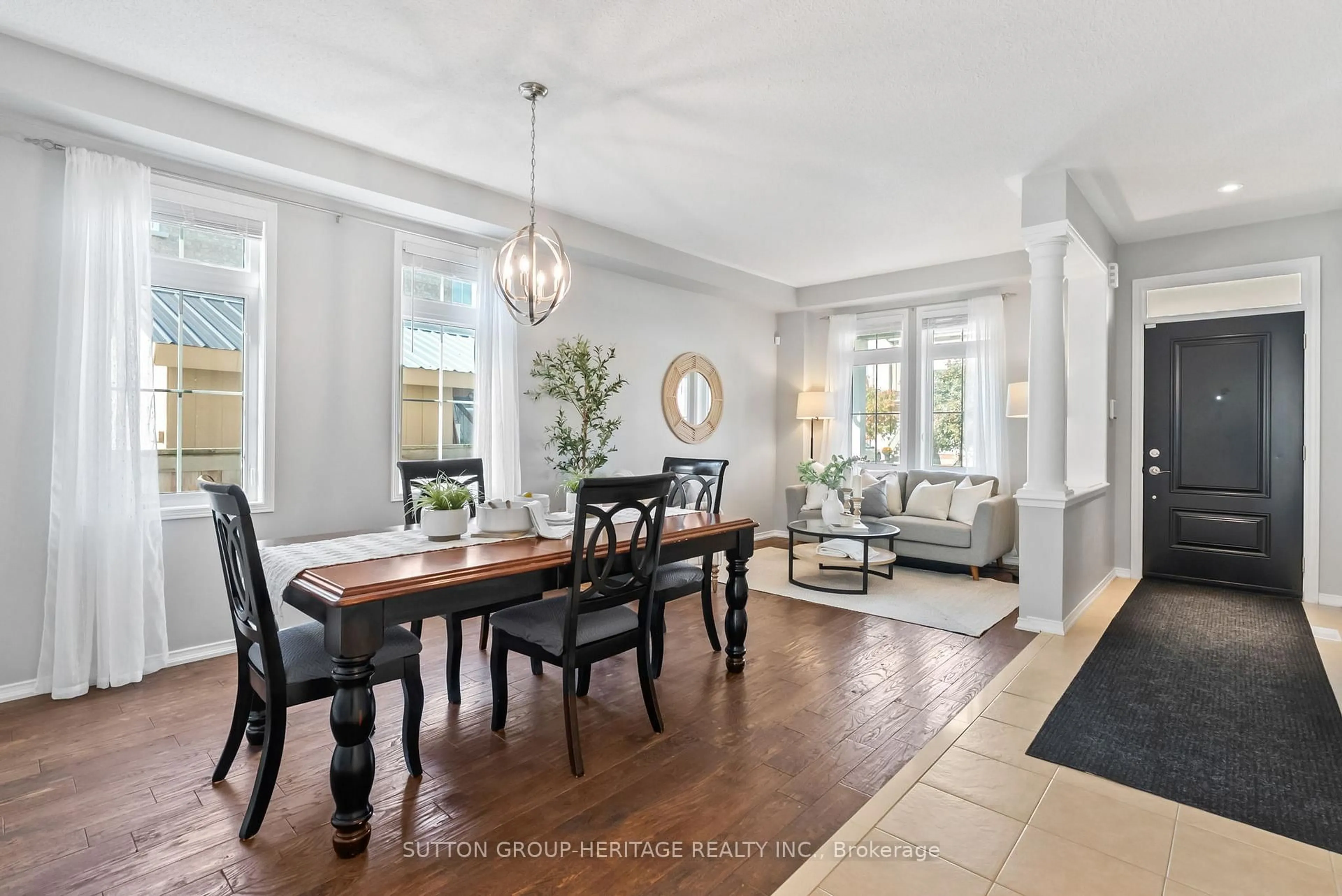 Dining room, unknown for 2328 Pilgrim Sq, Oshawa Ontario L1L 0C2