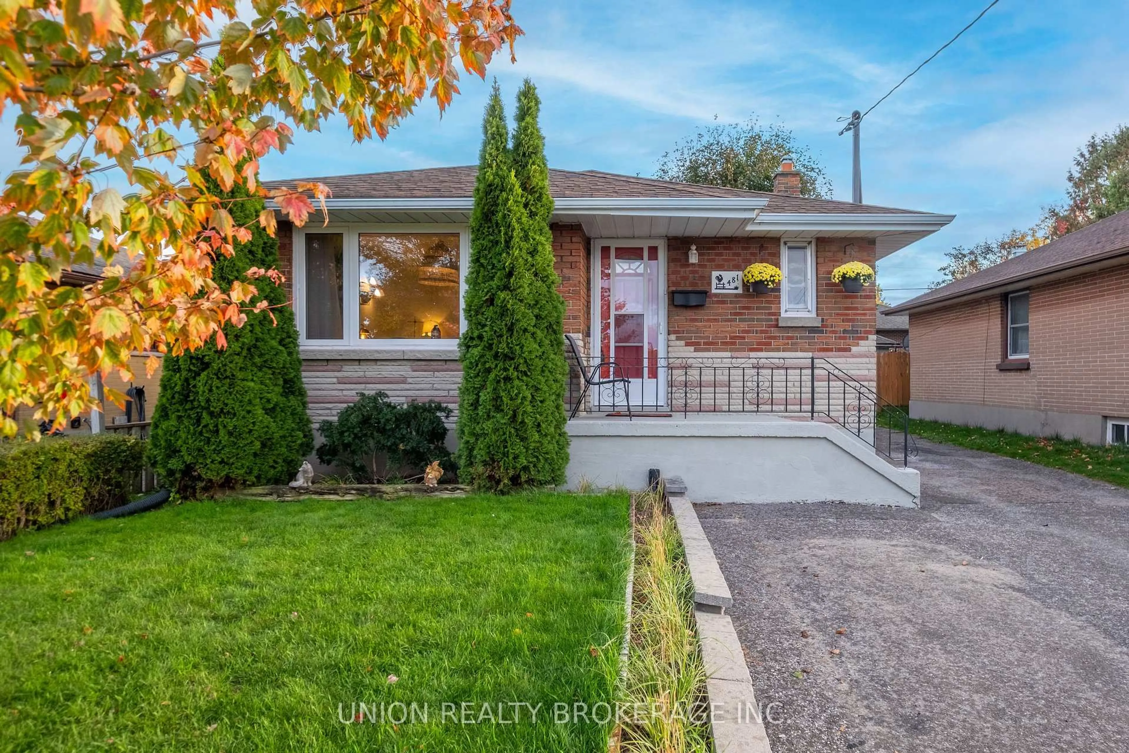 Home with brick exterior material, street for 481 Lowell Ave, Oshawa Ontario L1J 2X6