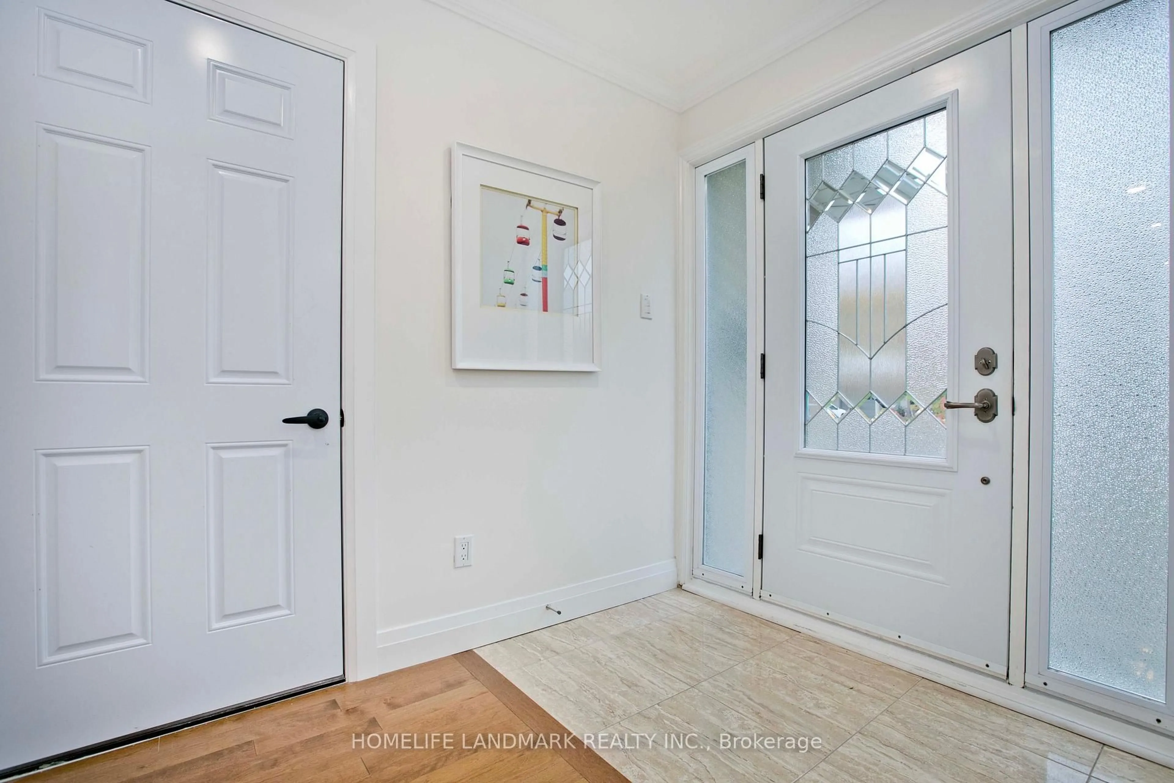 Indoor entryway for 35 Crawford Dr, Ajax Ontario L1S 3A9