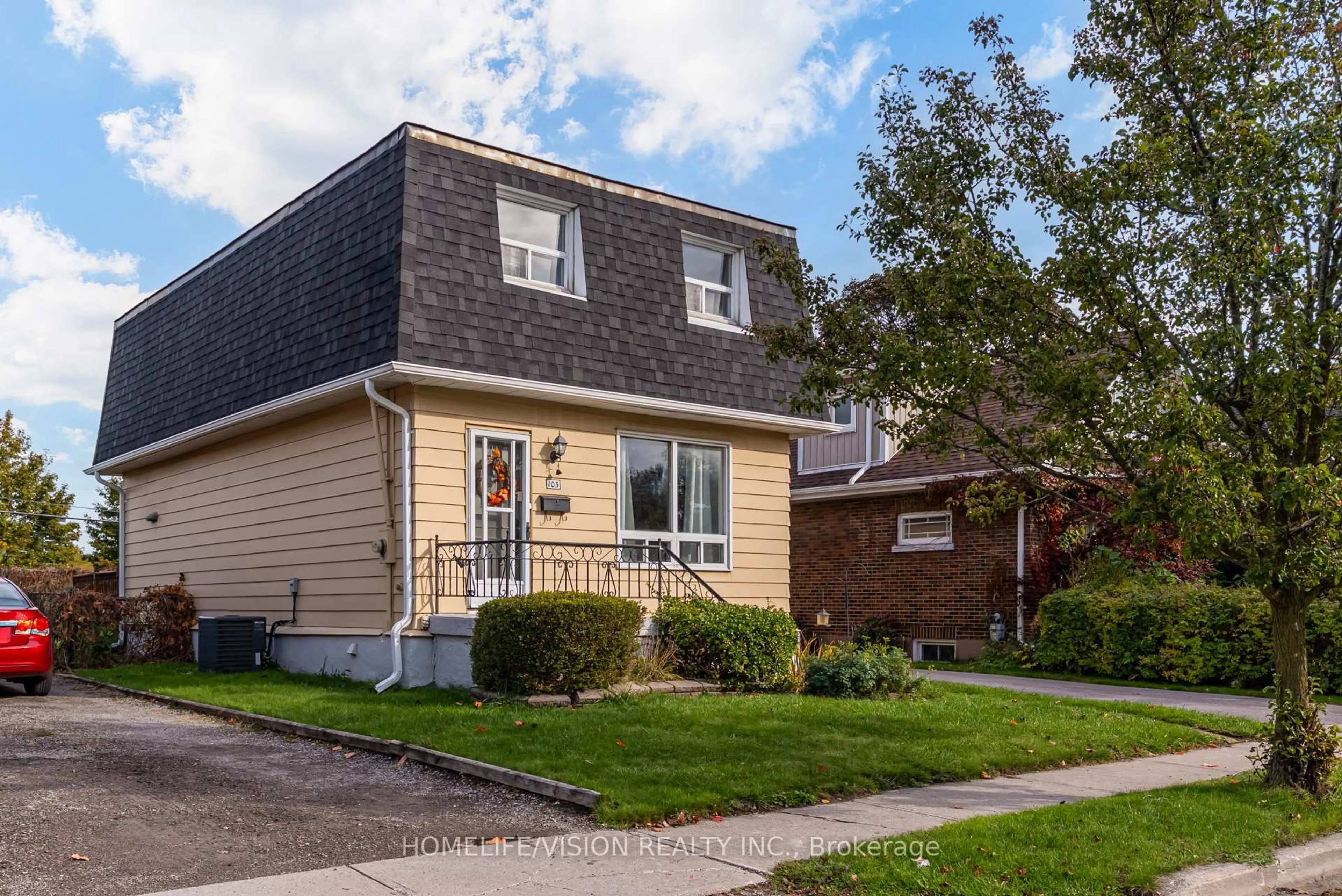 Home with vinyl exterior material, street for 103 Gladstone Ave, Oshawa Ontario L1J 4E4