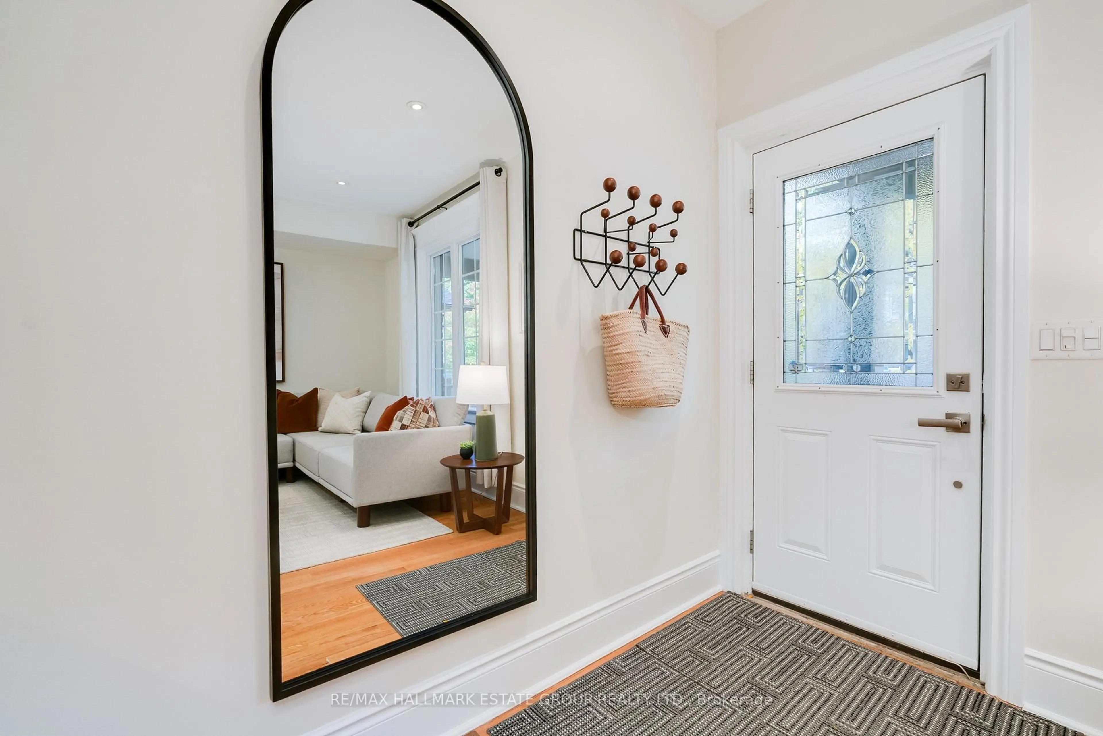 Indoor entryway for 9 Ethelwin Ave, Toronto Ontario M4C 1E7